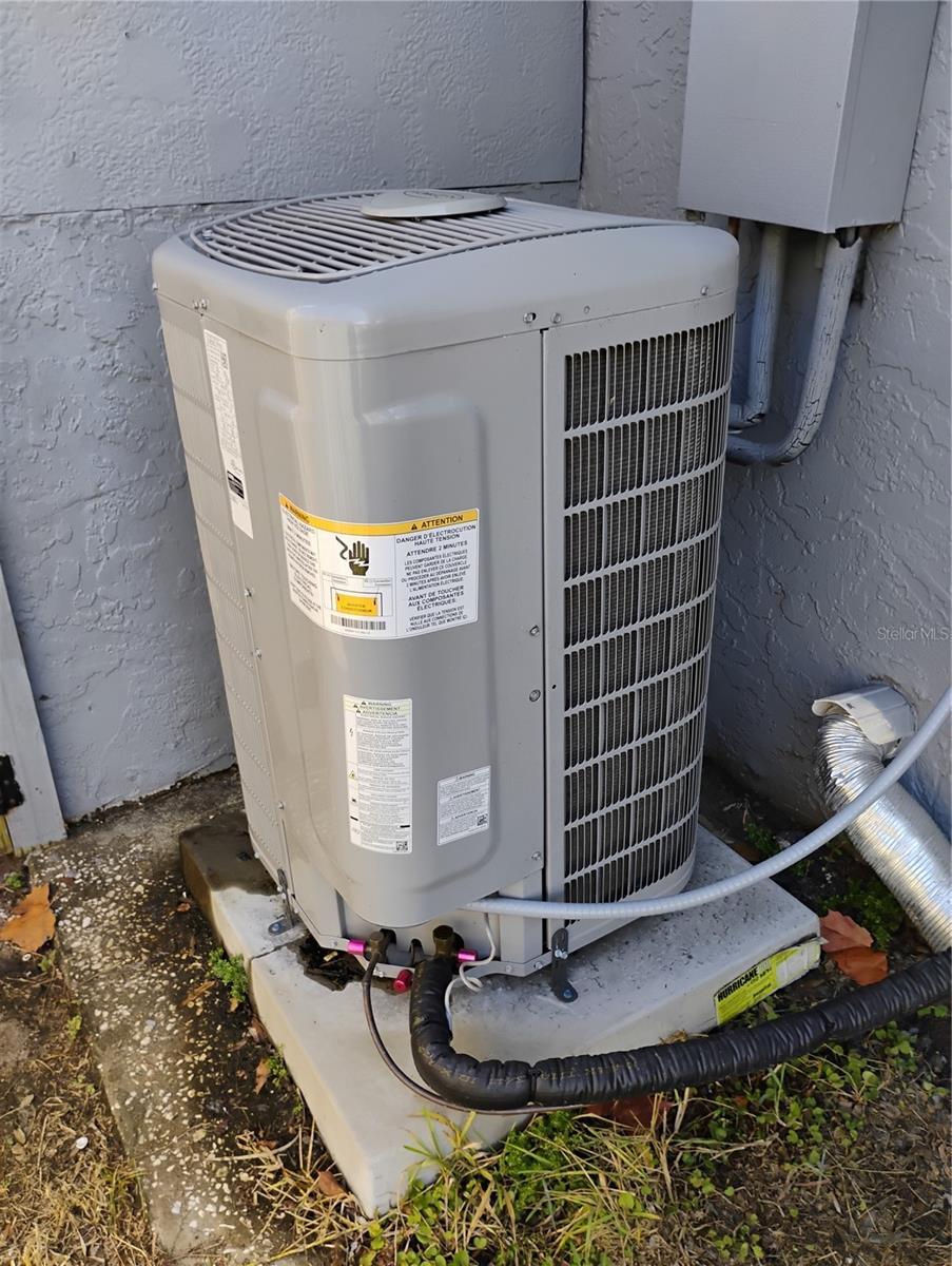 Image 45 of 68 For 2256 Colonial Boulevard W