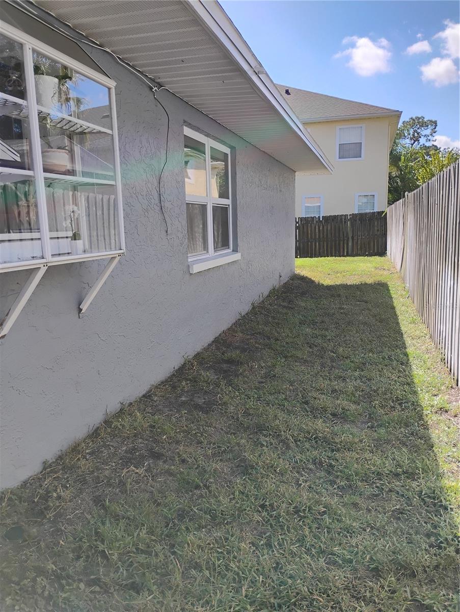 Image 46 of 68 For 2256 Colonial Boulevard W