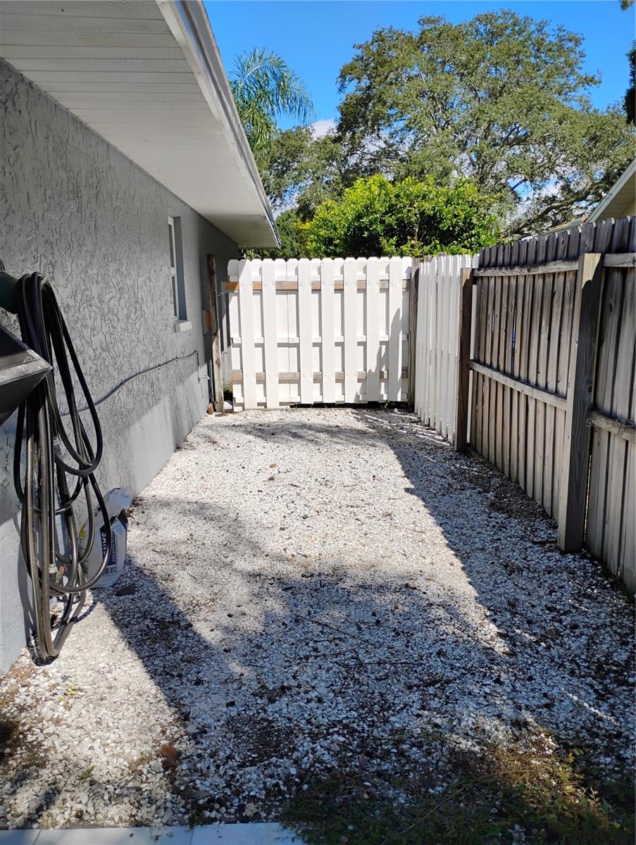 Image 52 of 68 For 2256 Colonial Boulevard W