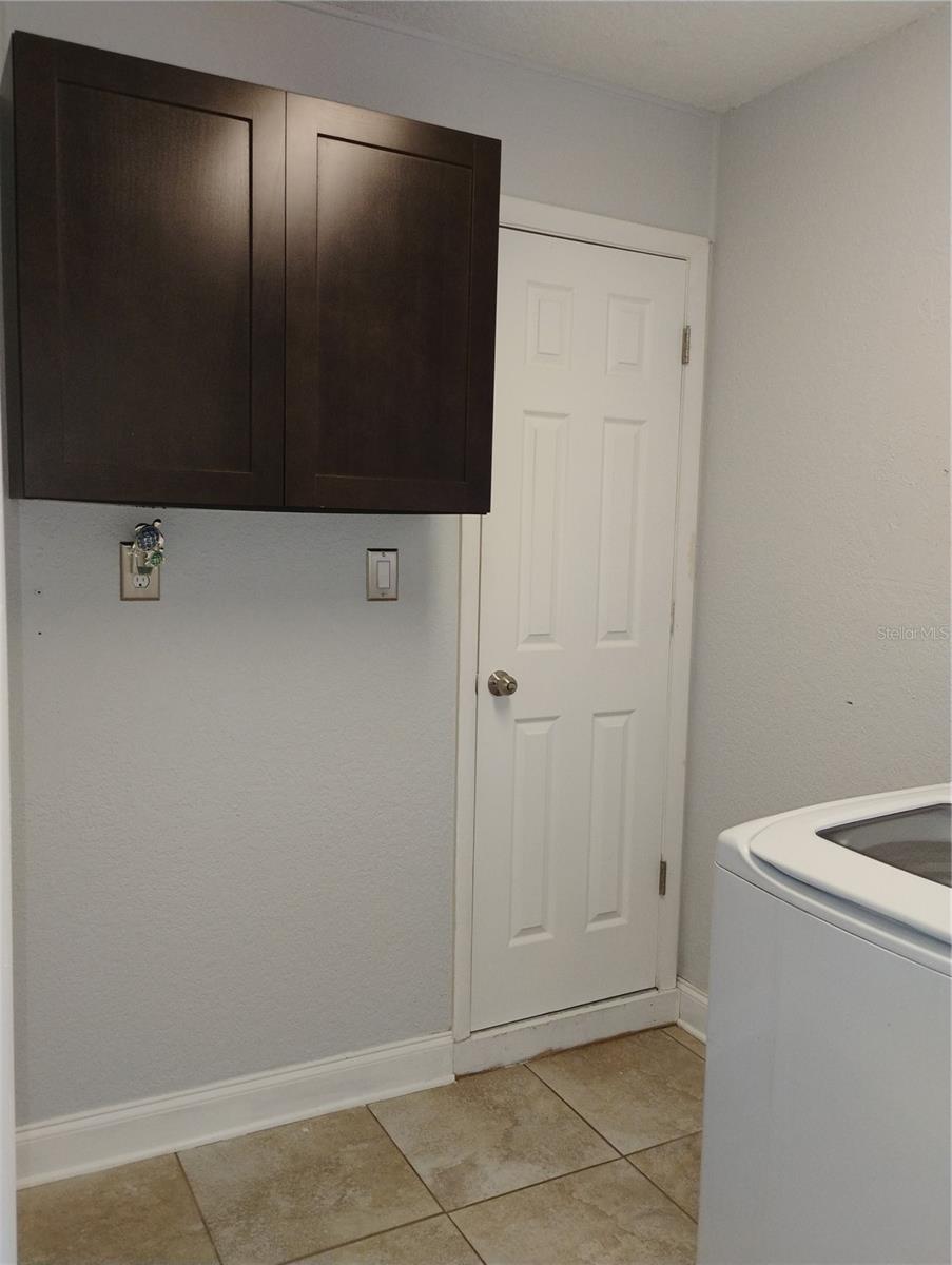 Image 56 of 68 For 2256 Colonial Boulevard W