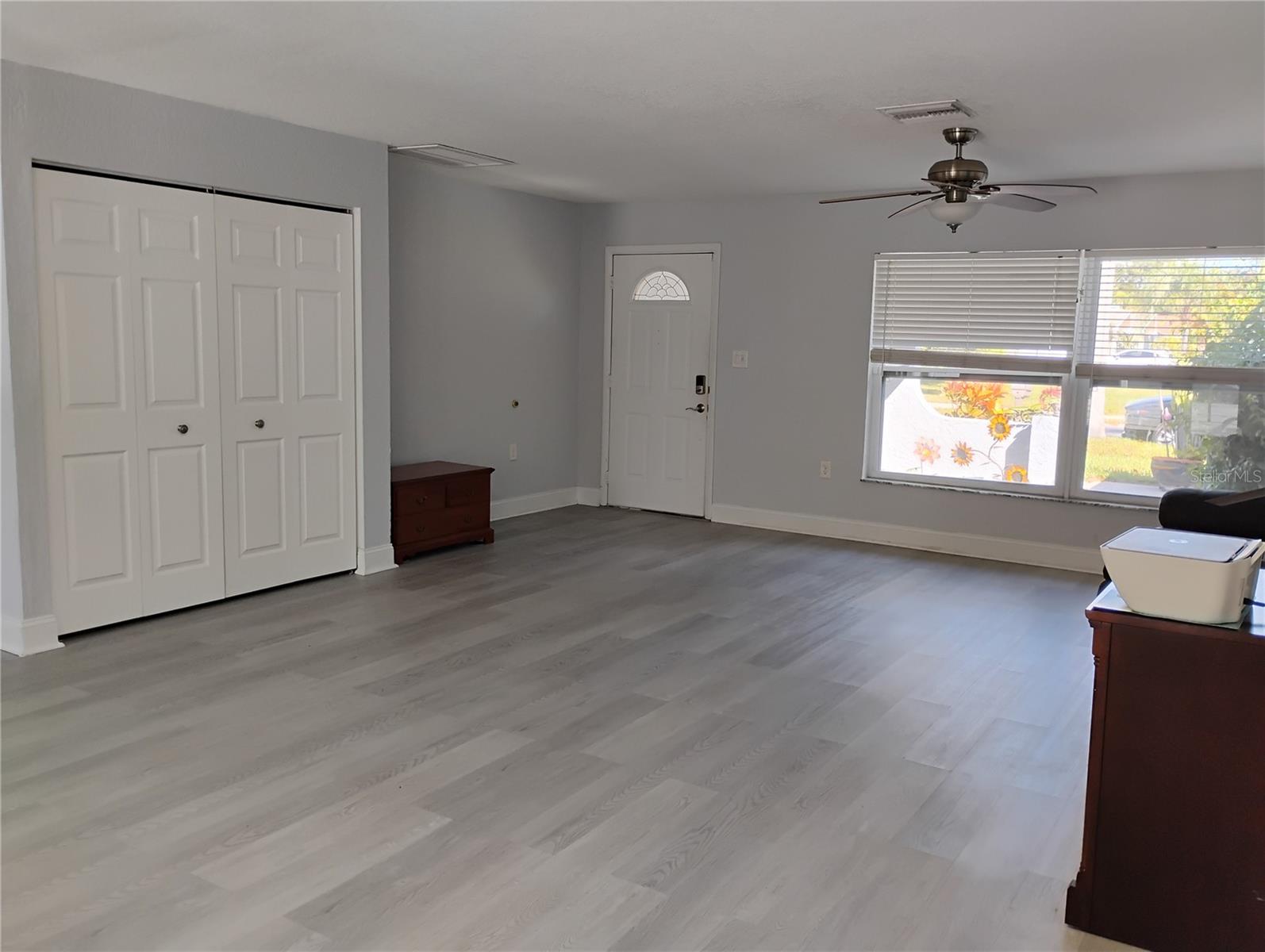 Image 6 of 68 For 2256 Colonial Boulevard W