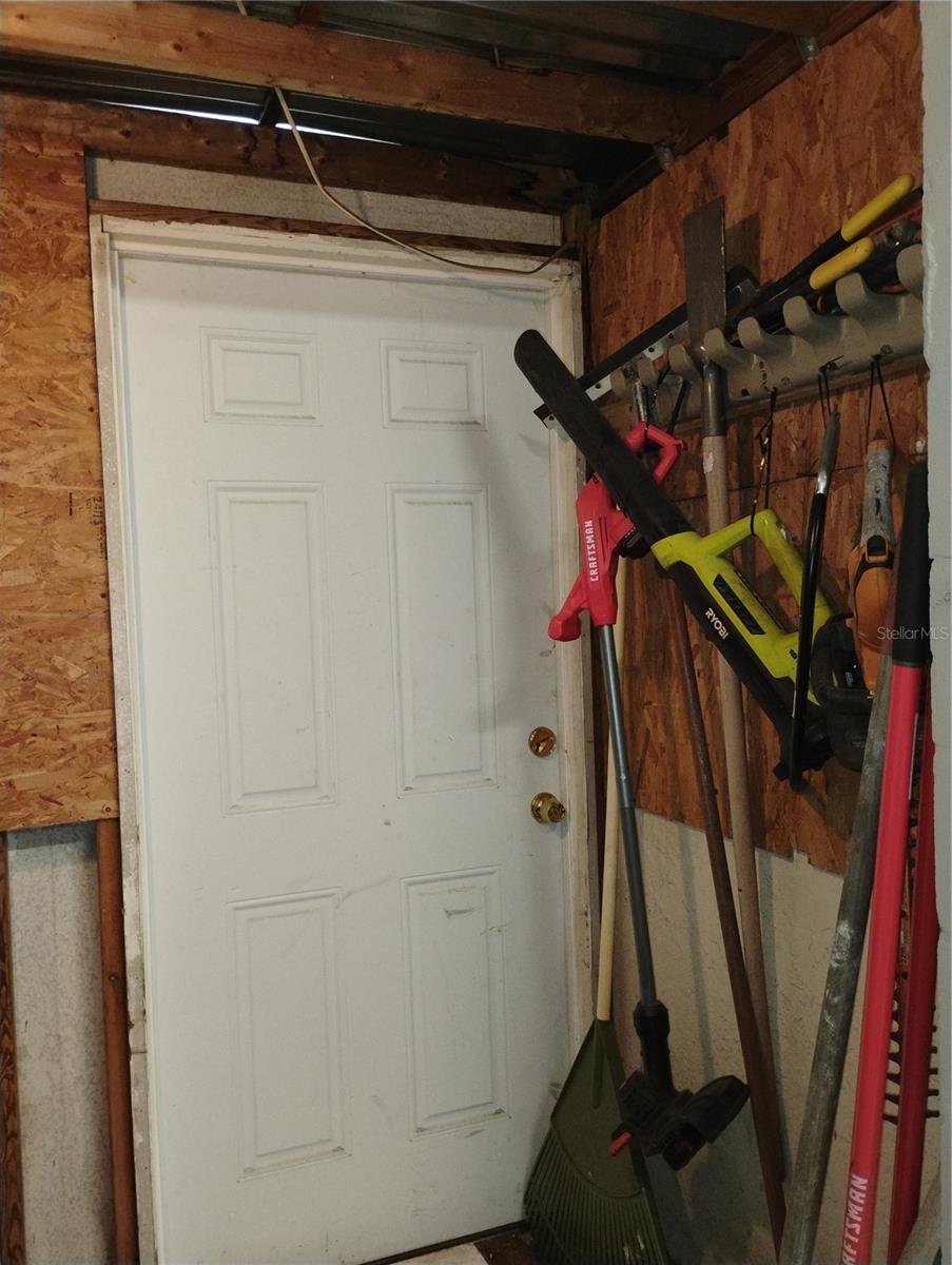 Image 64 of 68 For 2256 Colonial Boulevard W