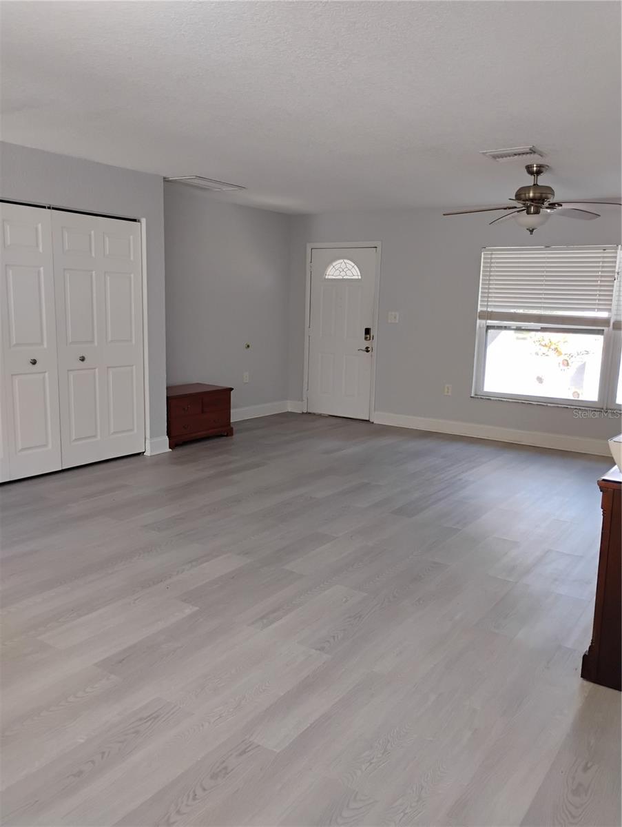 Image 7 of 68 For 2256 Colonial Boulevard W