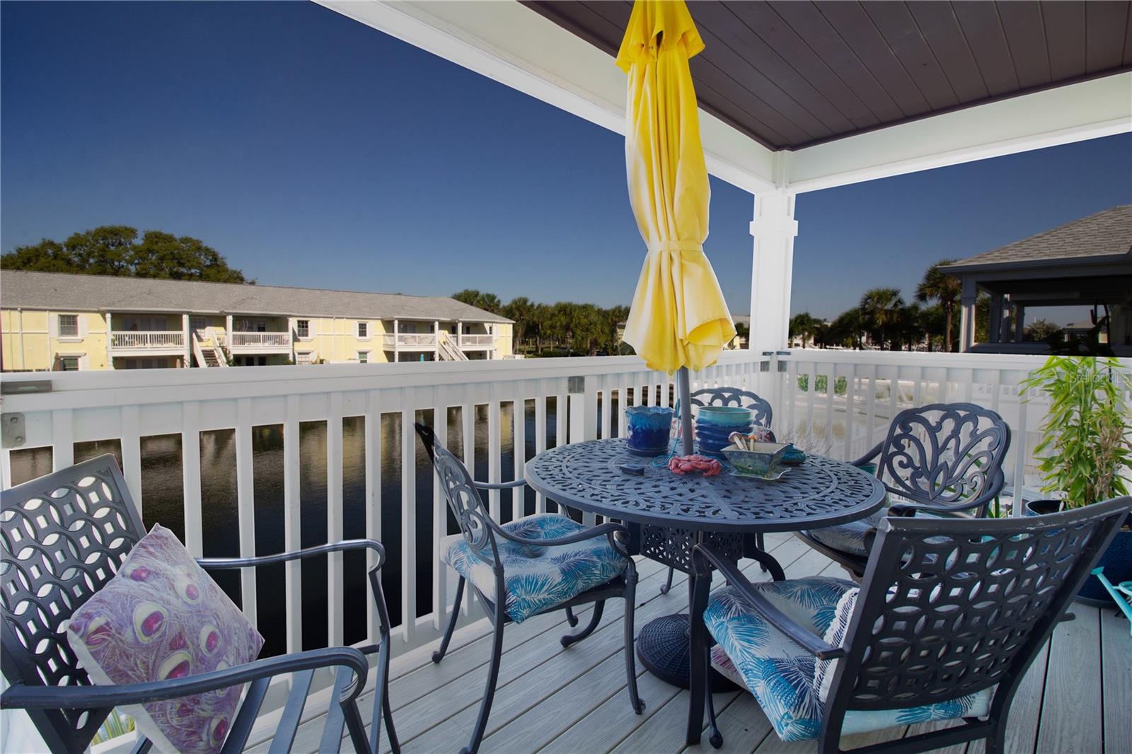 Image 16 of 39 For 5015 Coquina Key Drive Se F