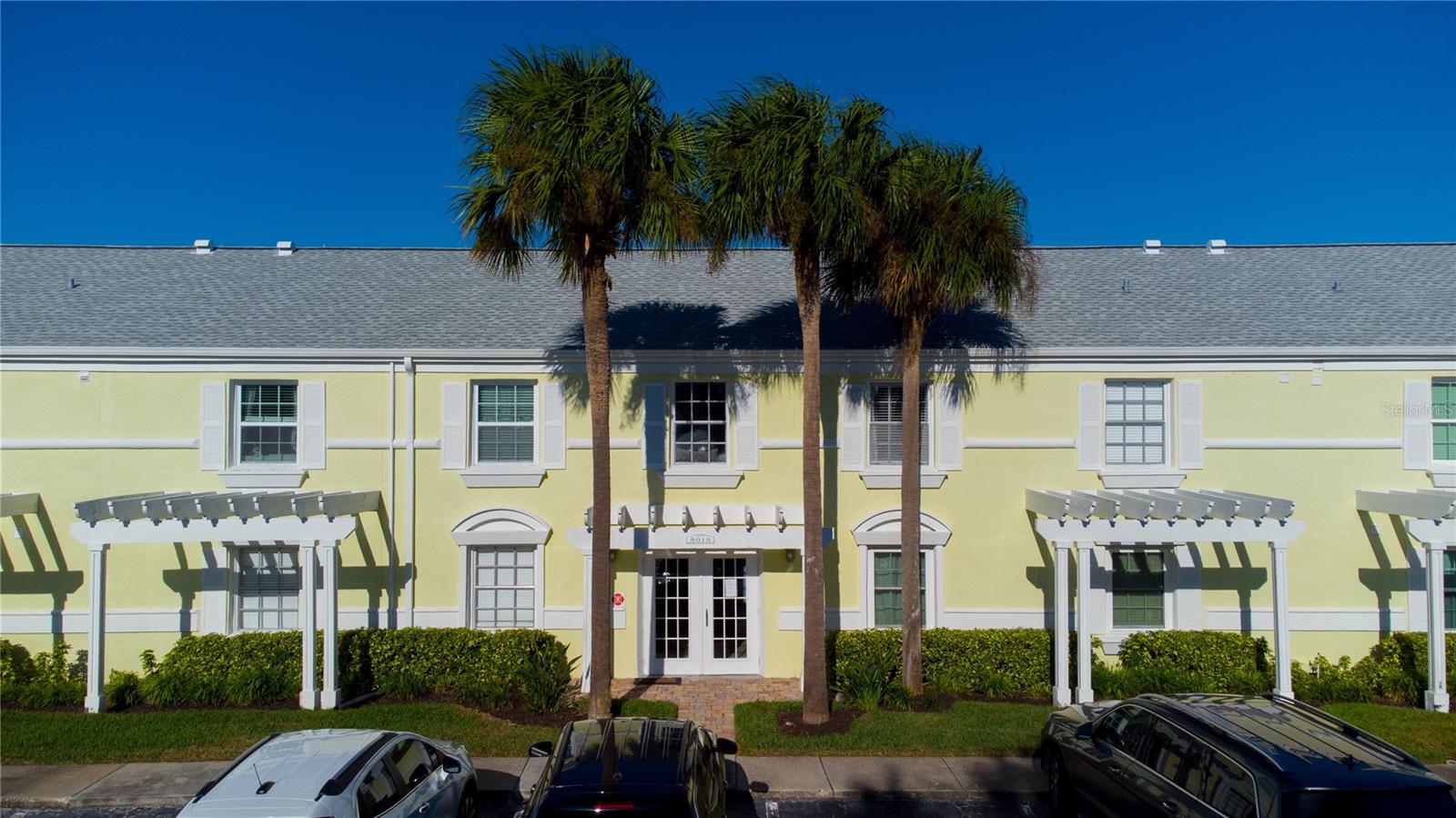 Image 2 of 39 For 5015 Coquina Key Drive Se F