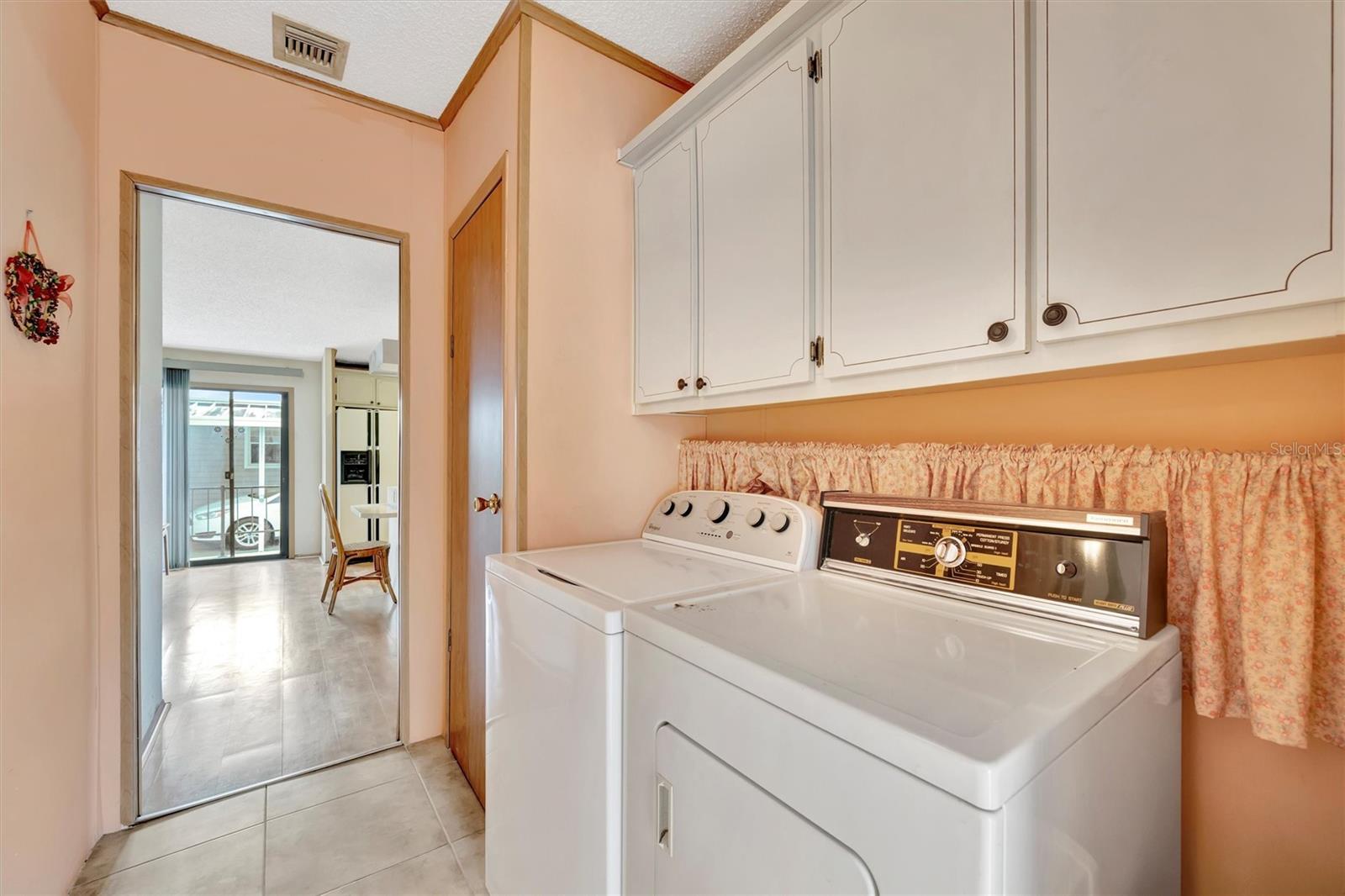 Image 10 of 44 For 236 Saint Thomas Circle