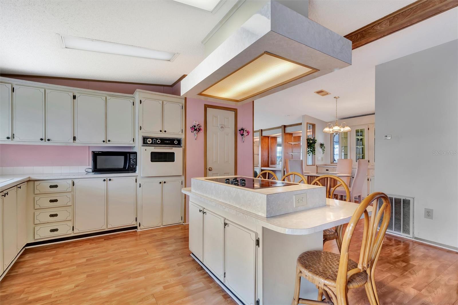 Image 17 of 44 For 236 Saint Thomas Circle