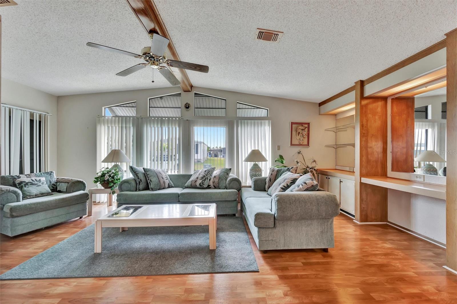 Image 21 of 44 For 236 Saint Thomas Circle