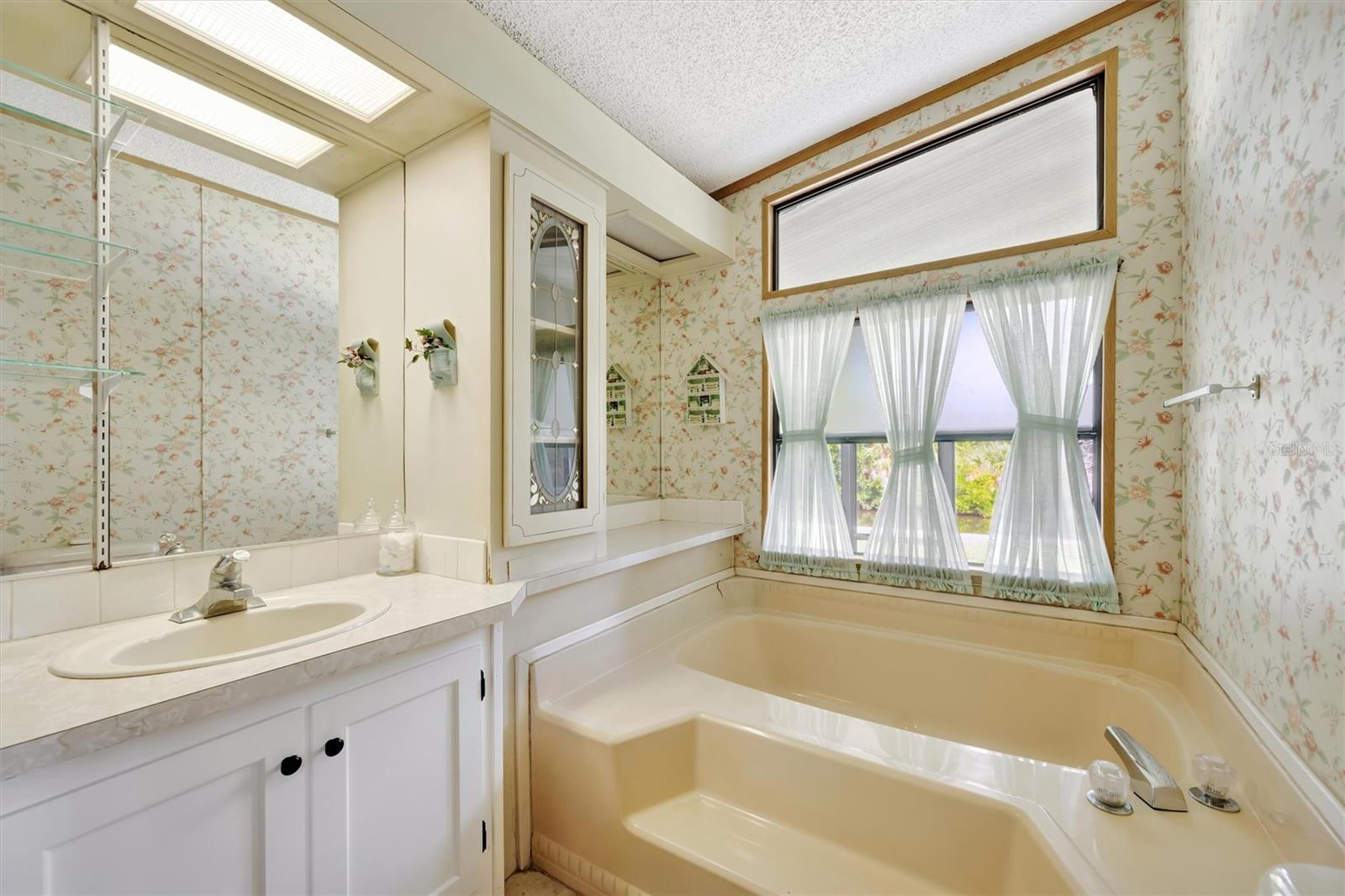 Image 29 of 44 For 236 Saint Thomas Circle