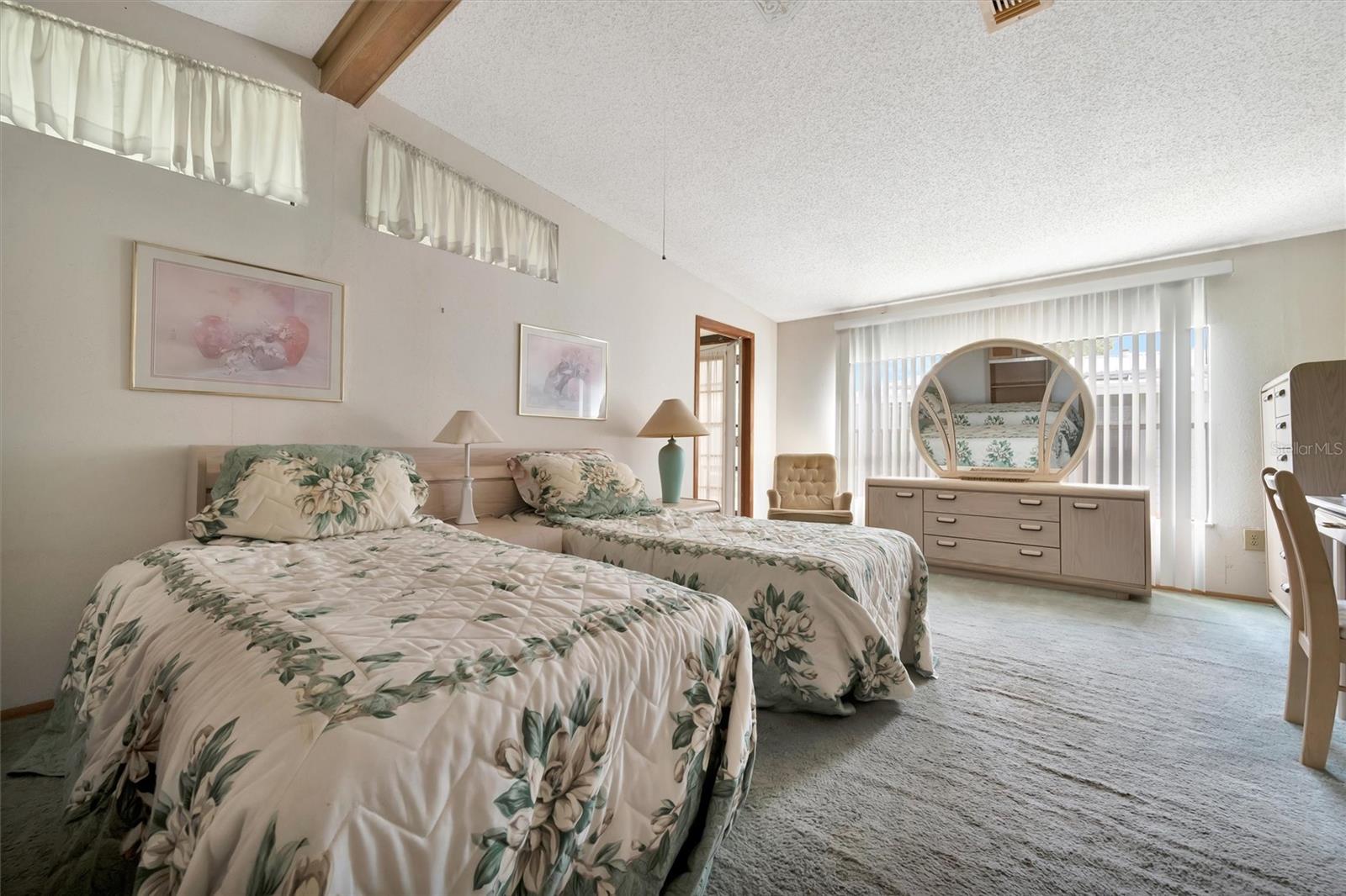 Image 32 of 44 For 236 Saint Thomas Circle