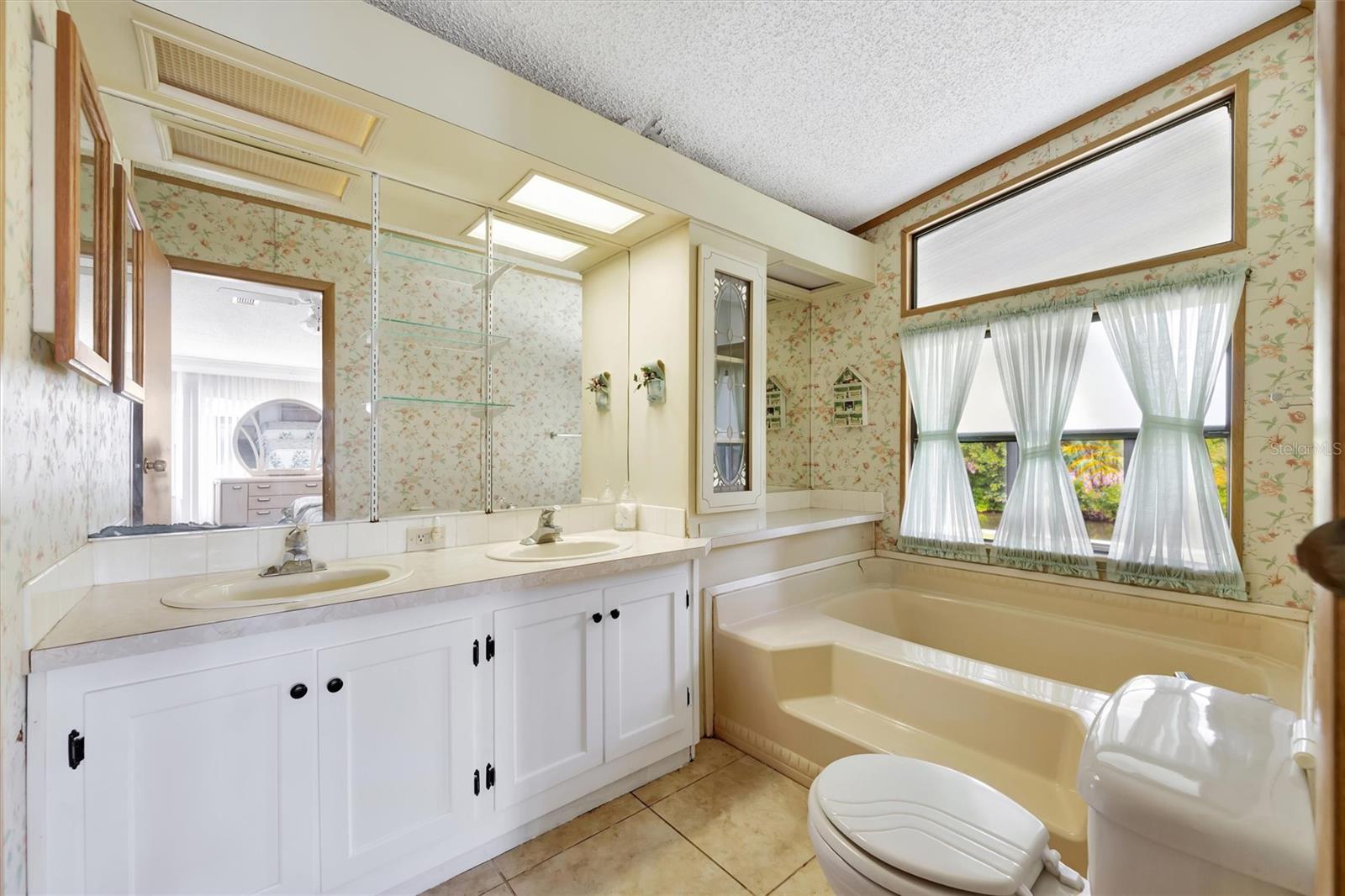 Image 33 of 44 For 236 Saint Thomas Circle