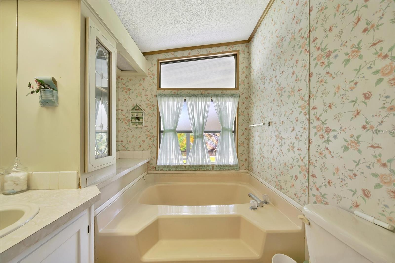 Image 34 of 44 For 236 Saint Thomas Circle