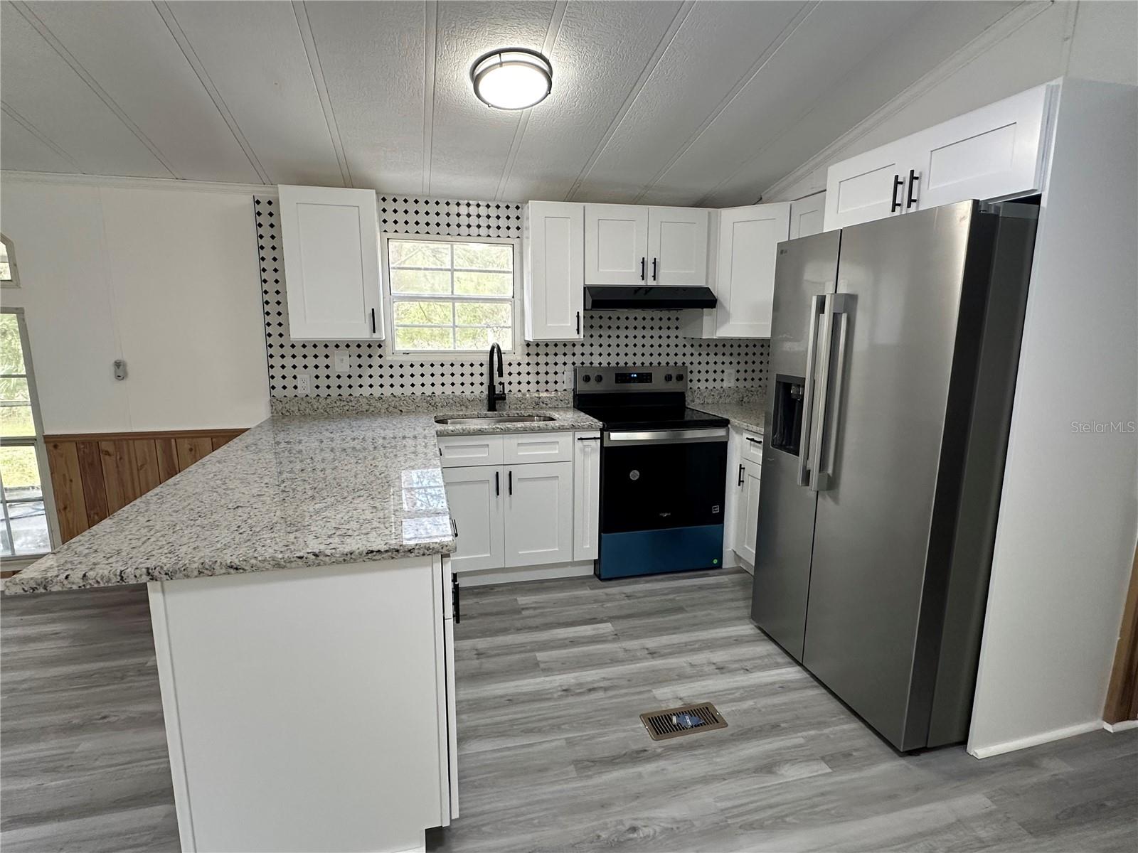 Image 9 of 21 For 237 Candle Point