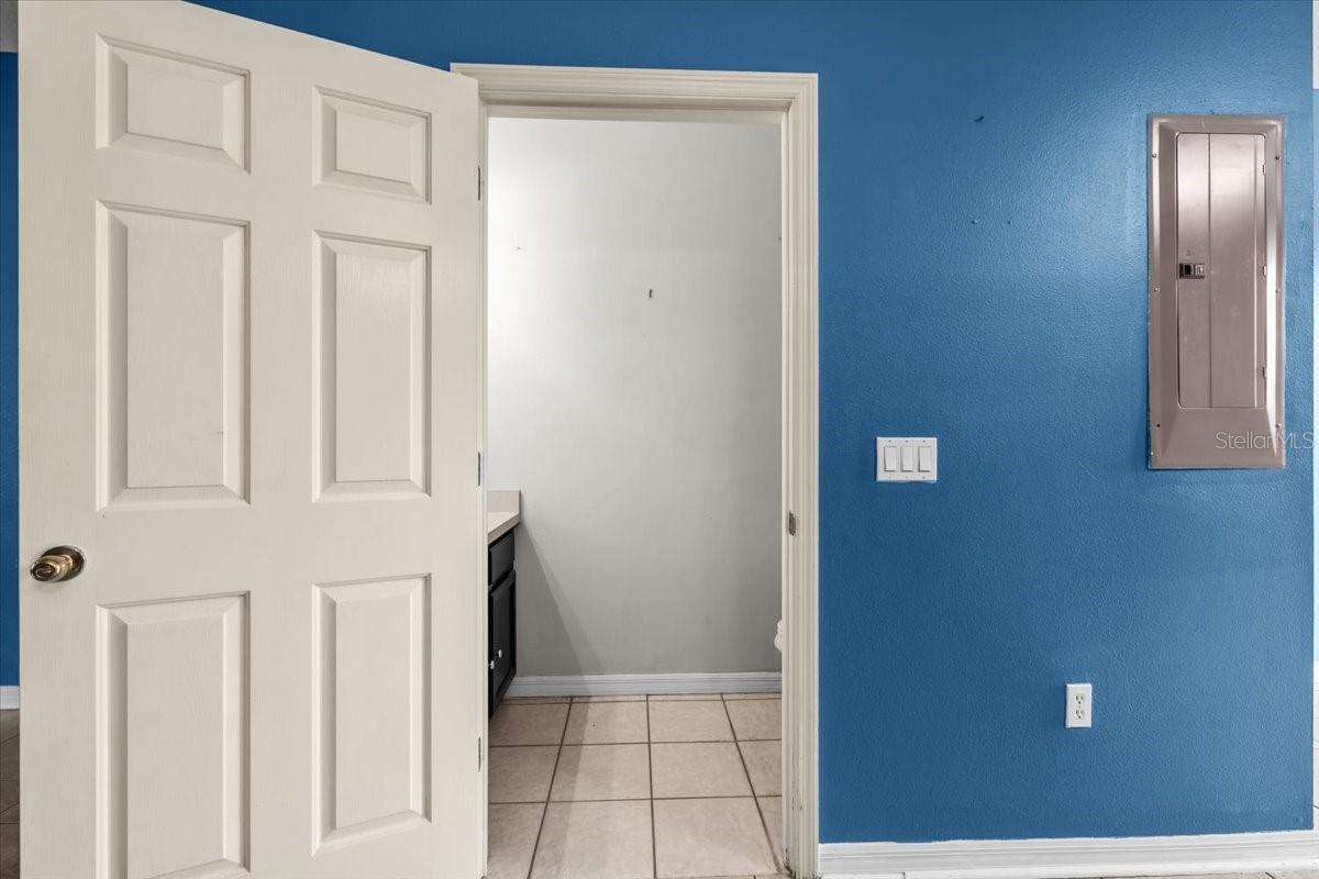 Image 13 of 27 For 13905 Abbey Lane