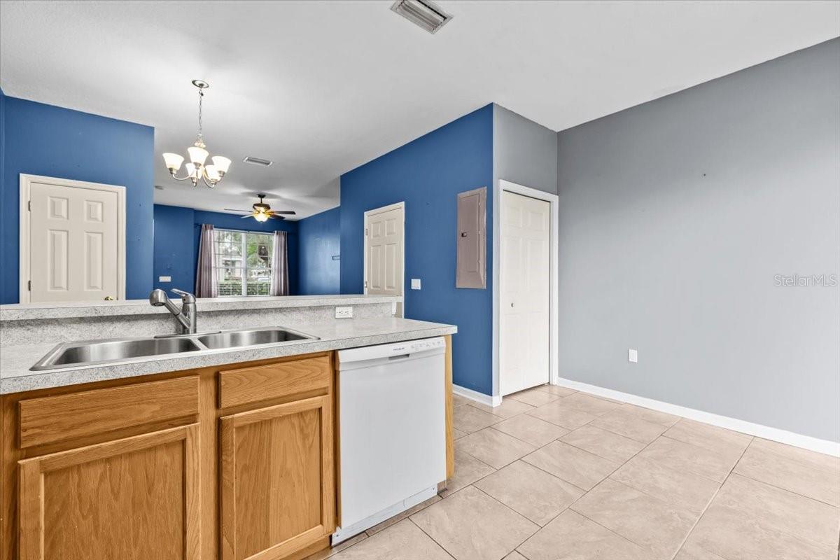 Image 9 of 27 For 13905 Abbey Lane