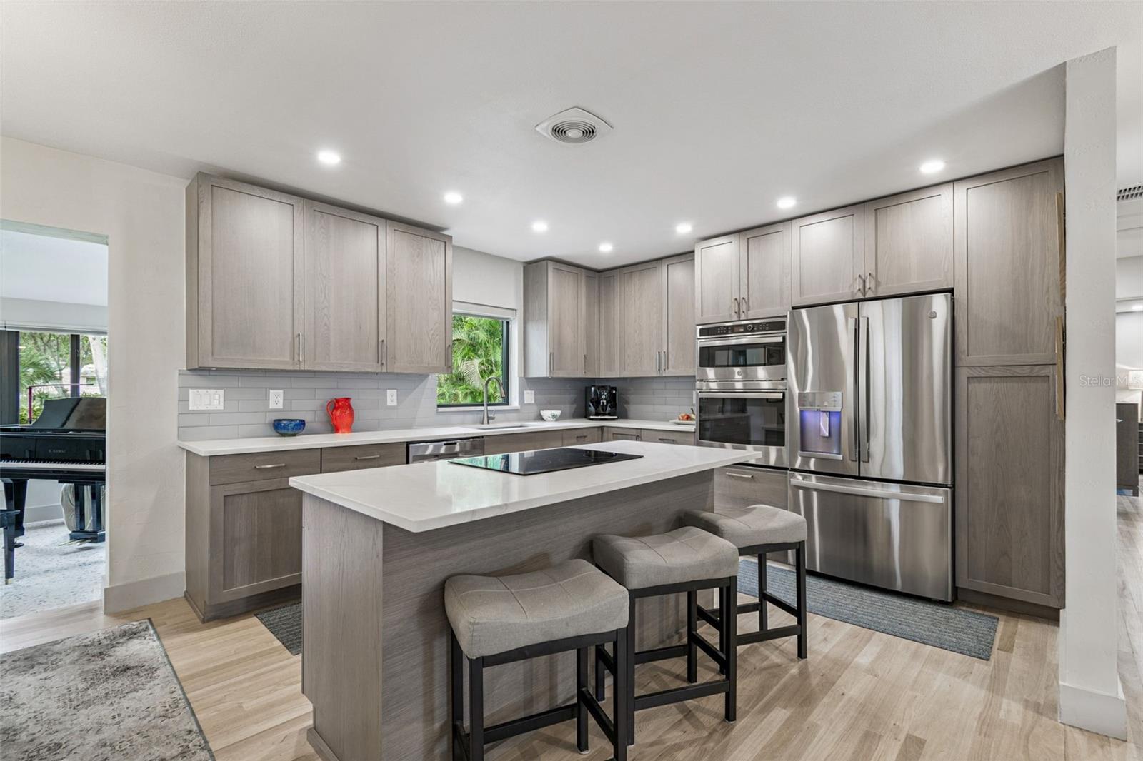 Image 12 of 37 For 521 50th Avenue S