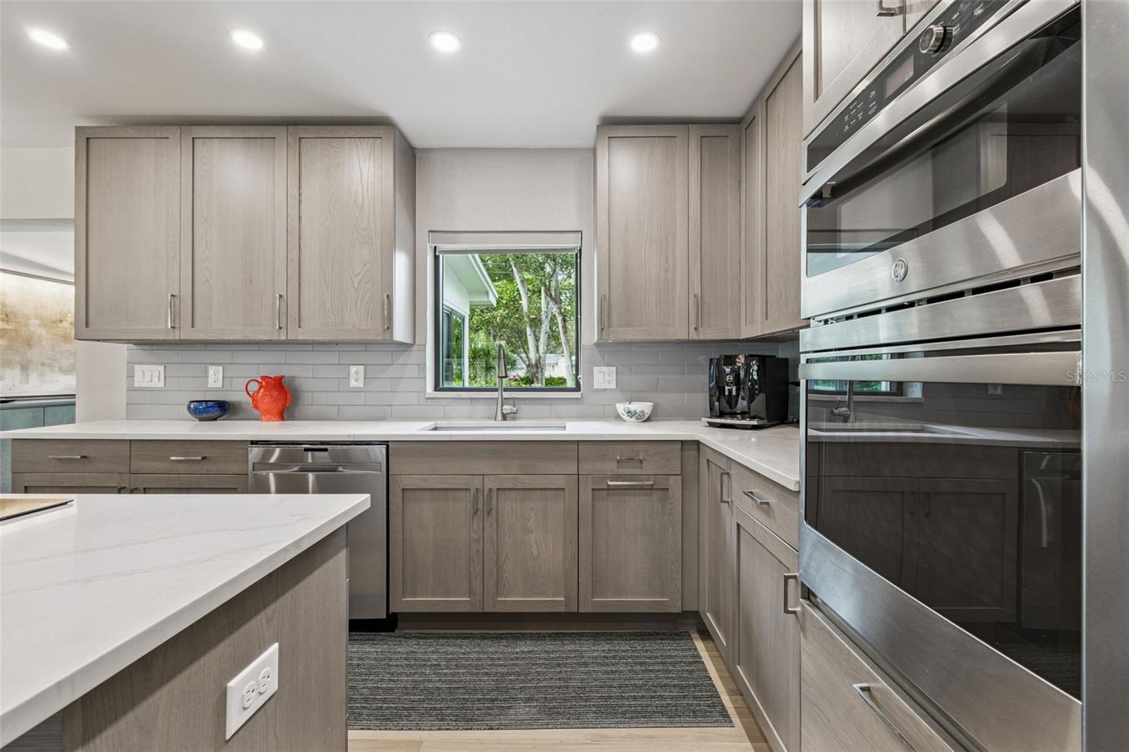 Image 16 of 37 For 521 50th Avenue S