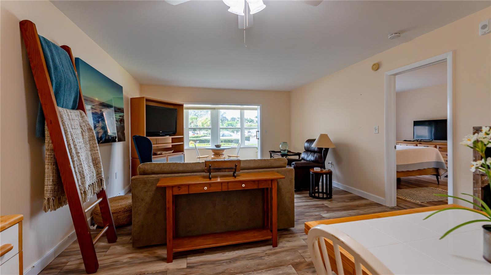 Image 10 of 40 For 5020 Brittany Drive S 125