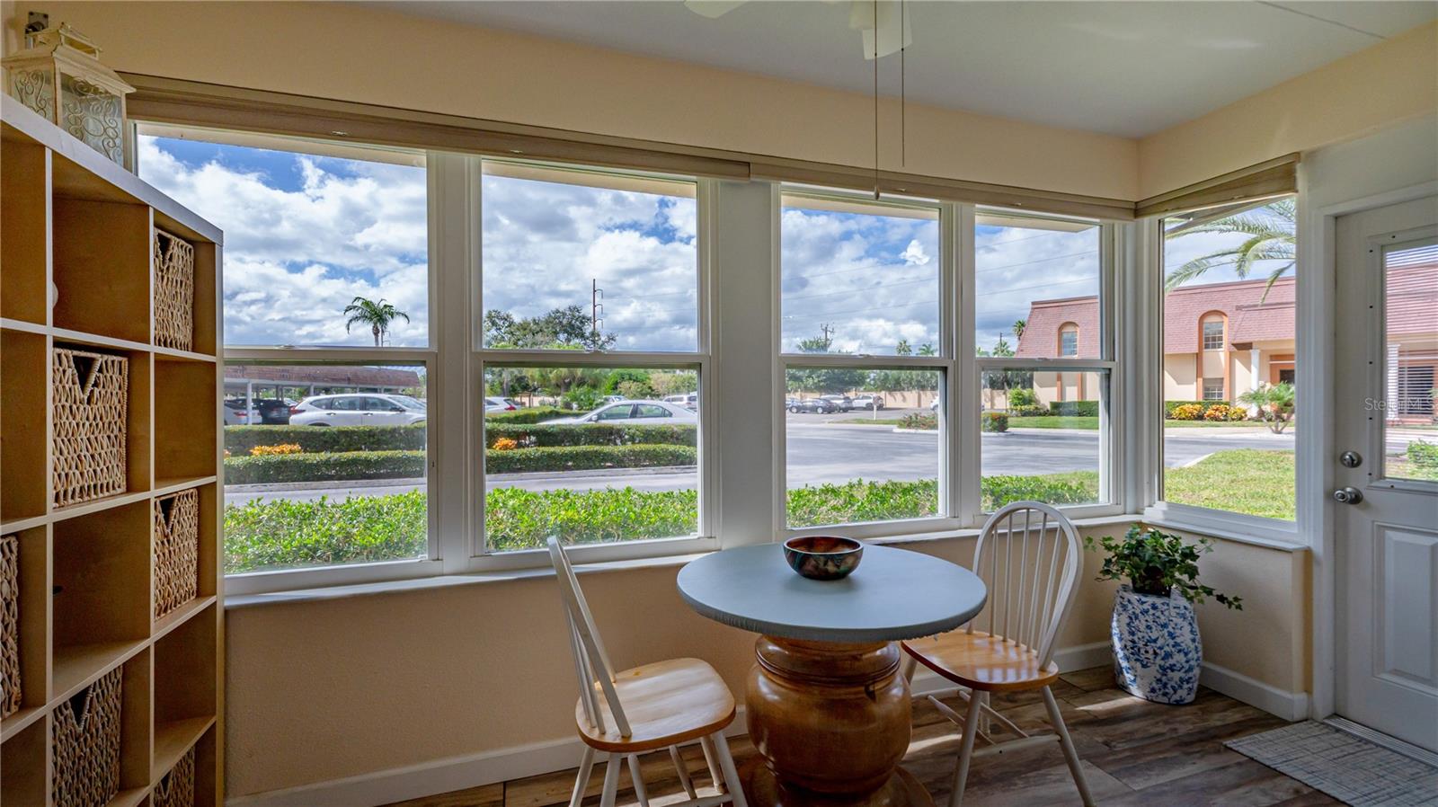 Image 11 of 40 For 5020 Brittany Drive S 125