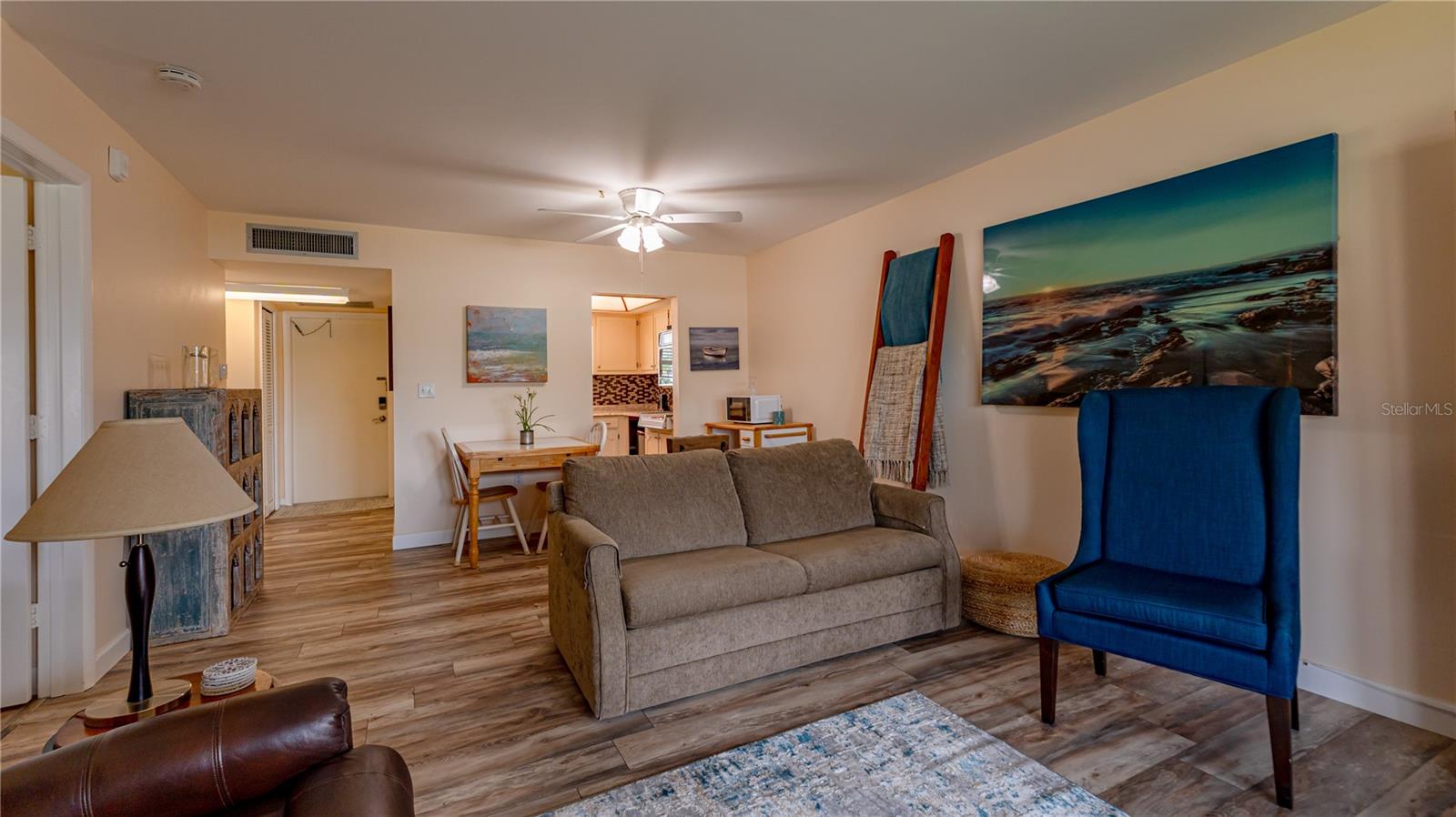 Image 13 of 40 For 5020 Brittany Drive S 125