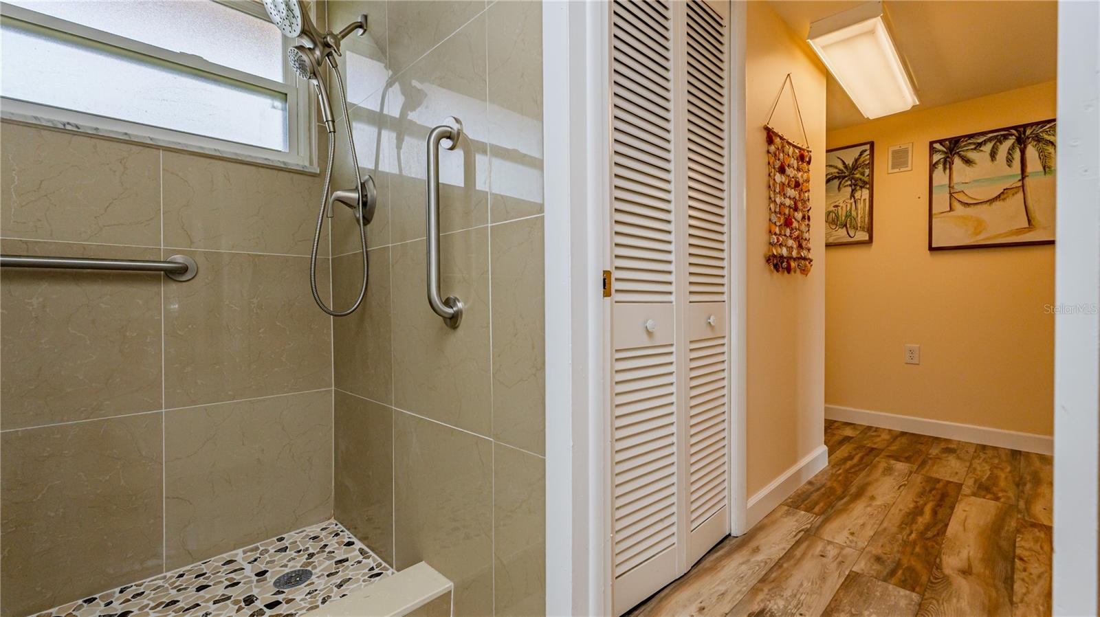 Image 24 of 40 For 5020 Brittany Drive S 125