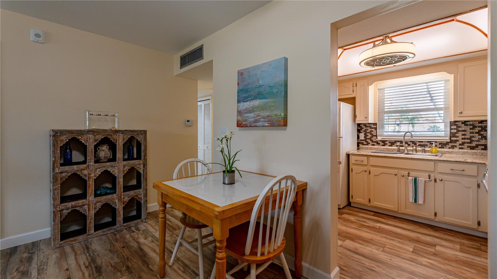 Image 4 of 40 For 5020 Brittany Drive S 125