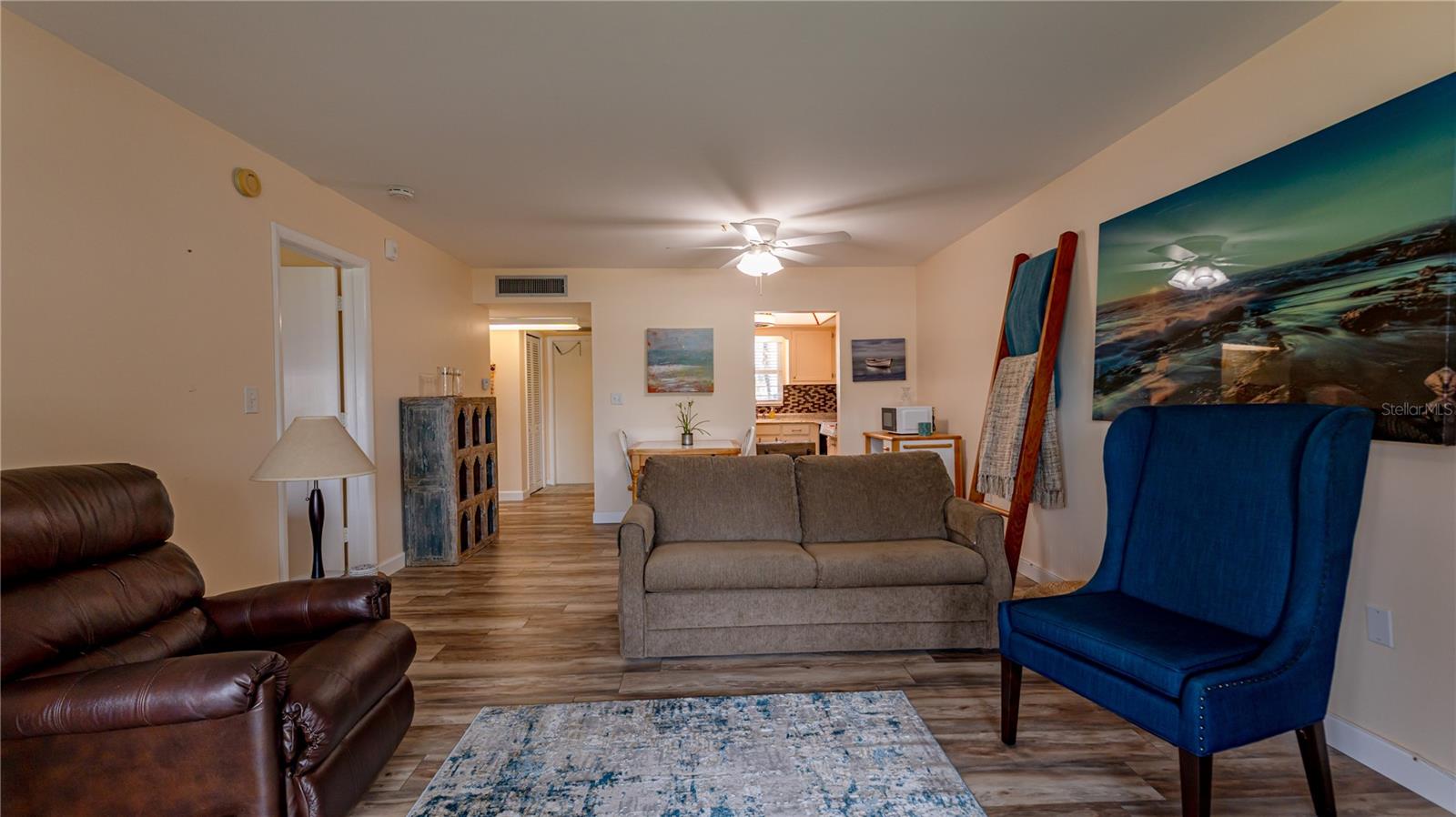 Image 8 of 40 For 5020 Brittany Drive S 125