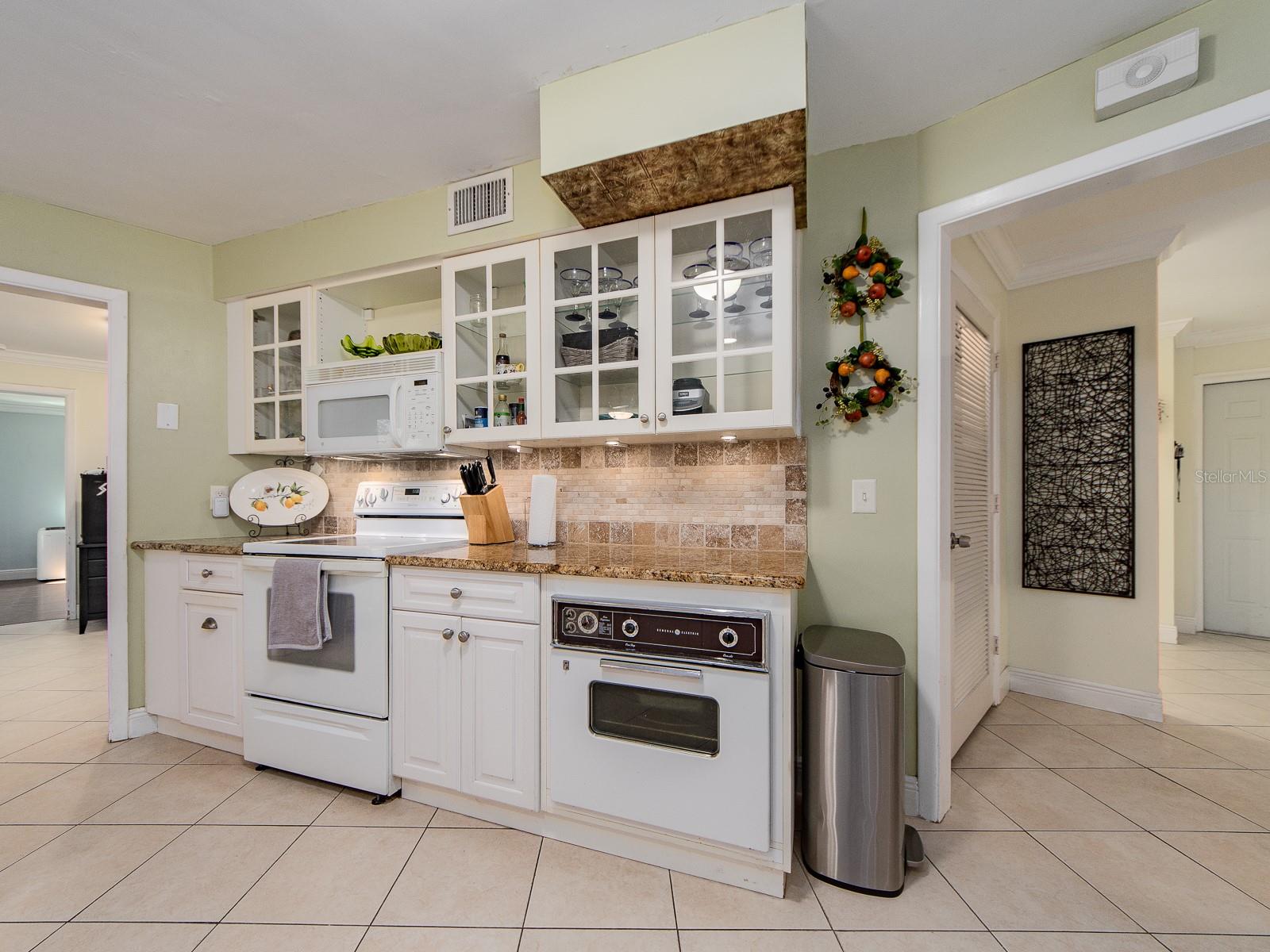 Image 15 of 37 For 3425 High Bluff Drive