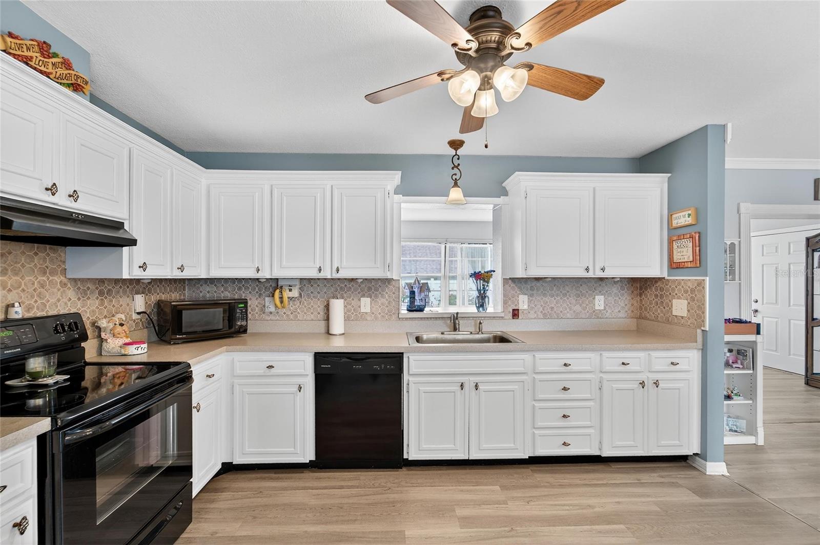 Image 17 of 63 For 645 Fort Duquesna Drive