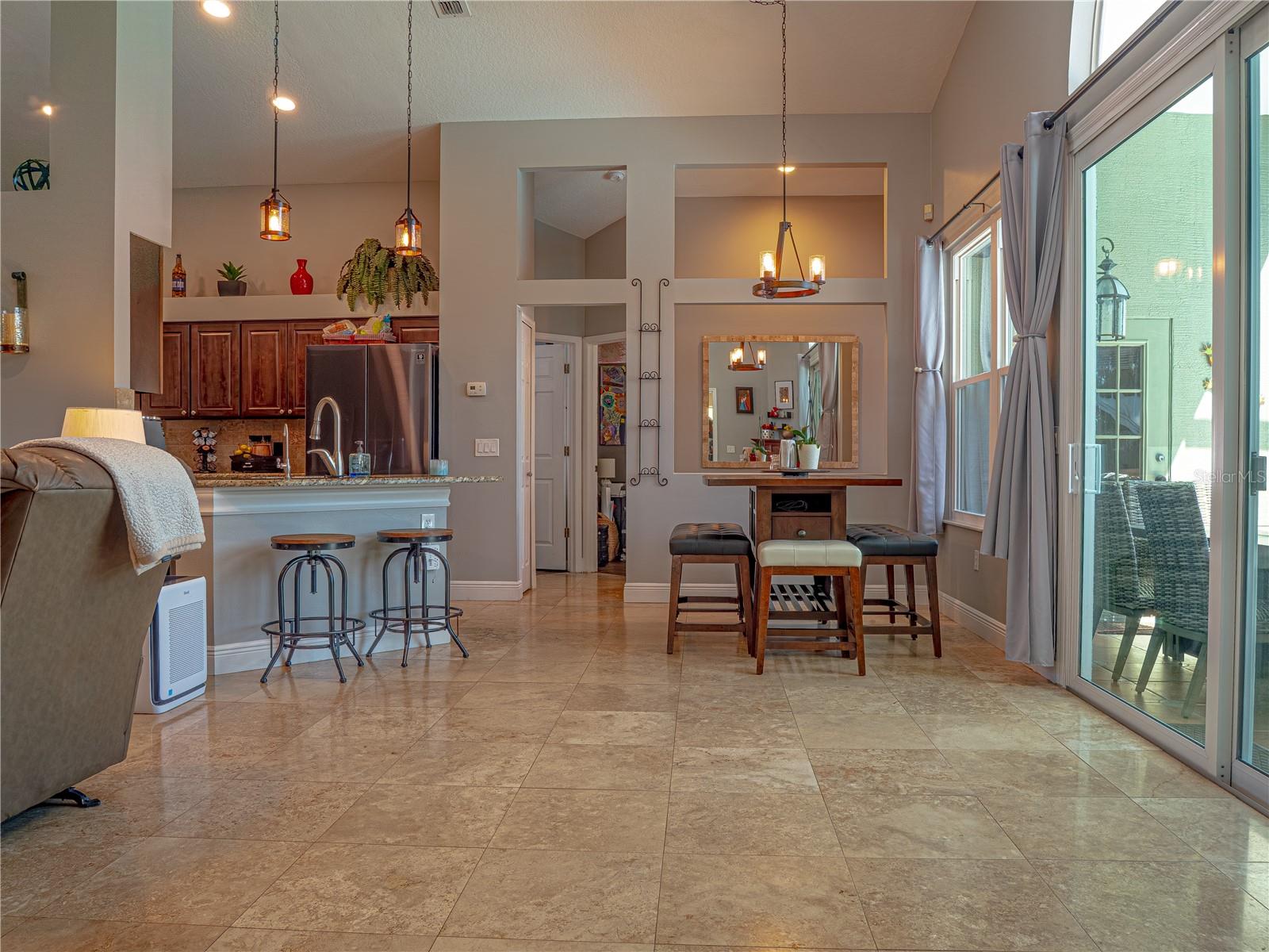 Listing photo id 12 for 18505 Avocet Drive