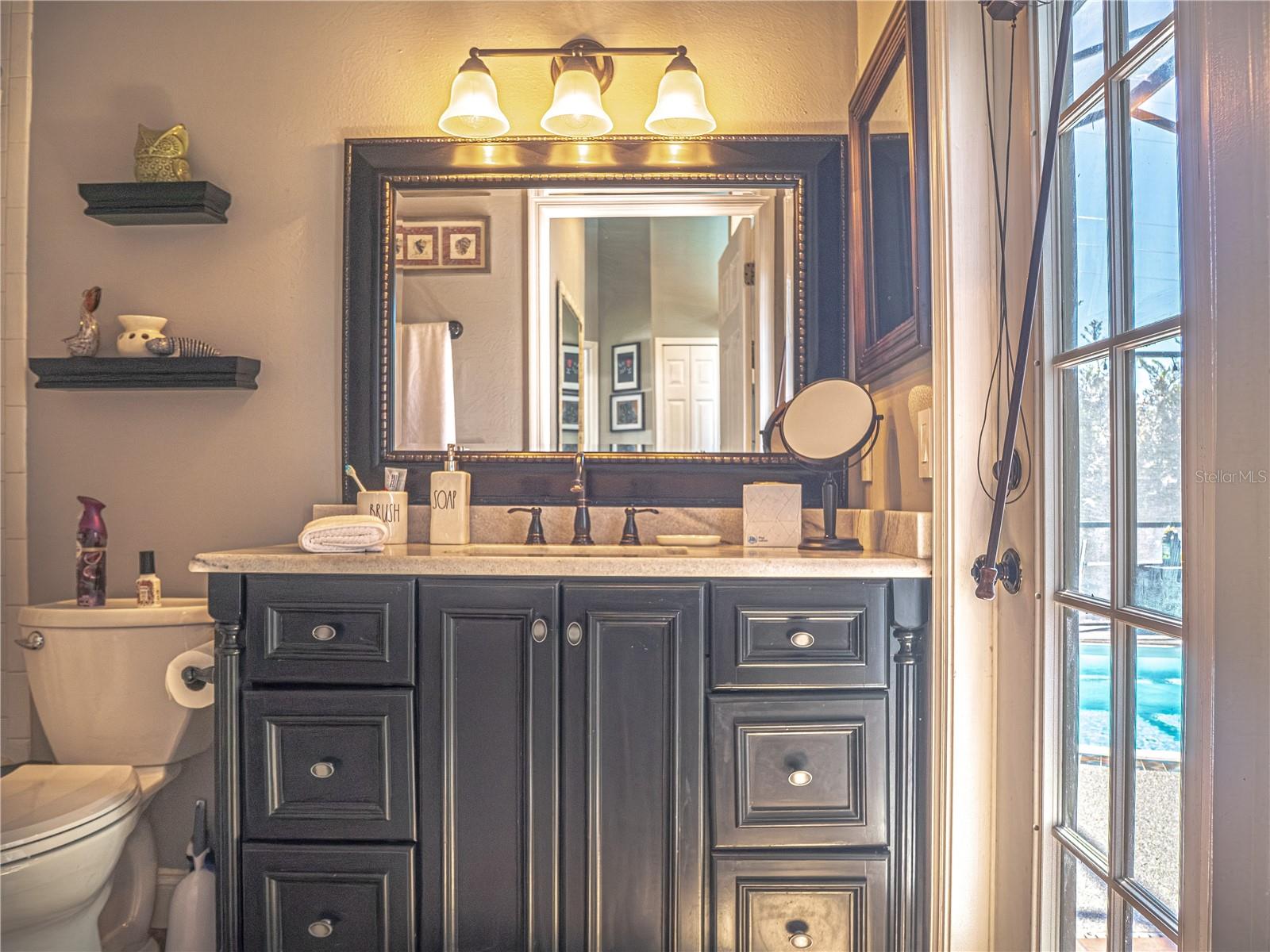 Listing photo id 15 for 18505 Avocet Drive