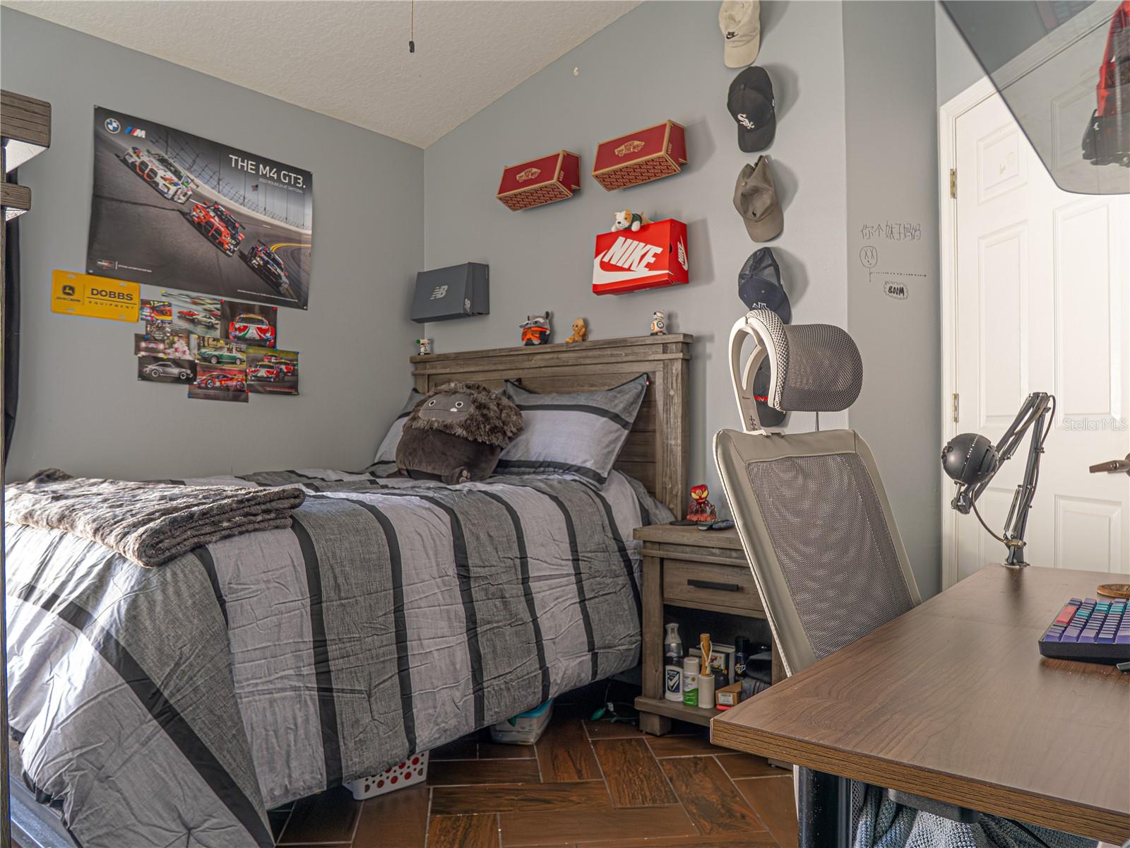 Listing photo id 19 for 18505 Avocet Drive