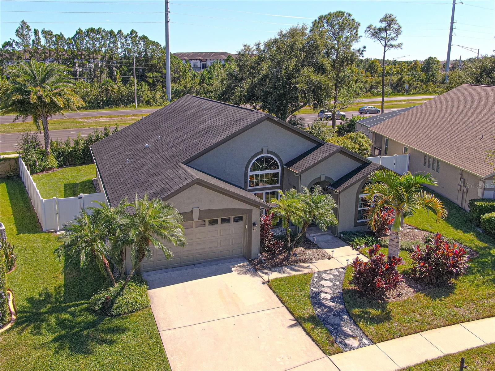 Listing photo id 2 for 18505 Avocet Drive