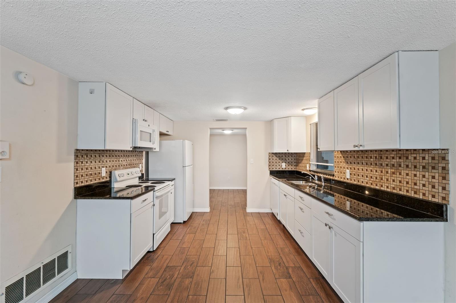 Image 12 of 35 For 10315 Pastel Lane