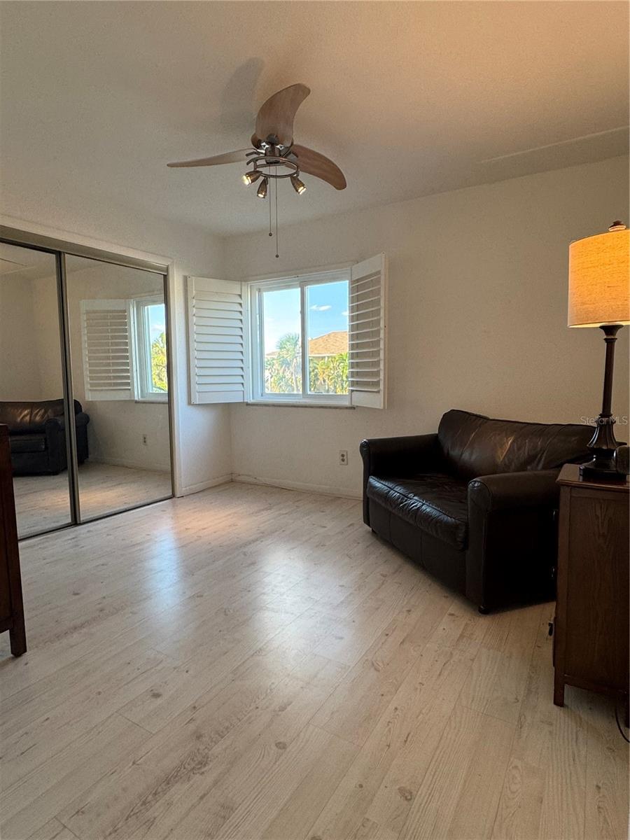 Image 13 of 37 For 10369 Paradise Boulevard 58