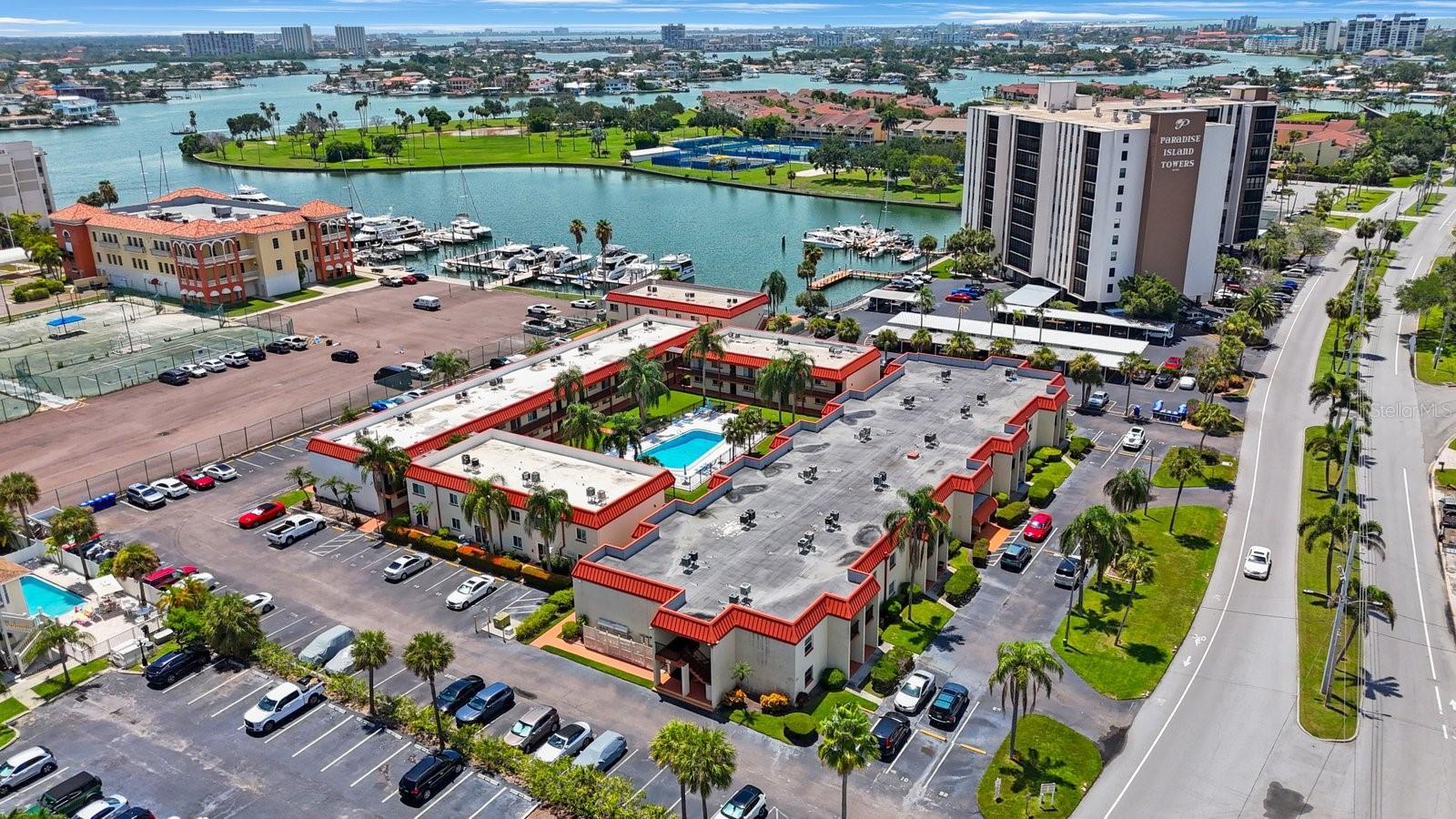 Image 32 of 37 For 10369 Paradise Boulevard 58