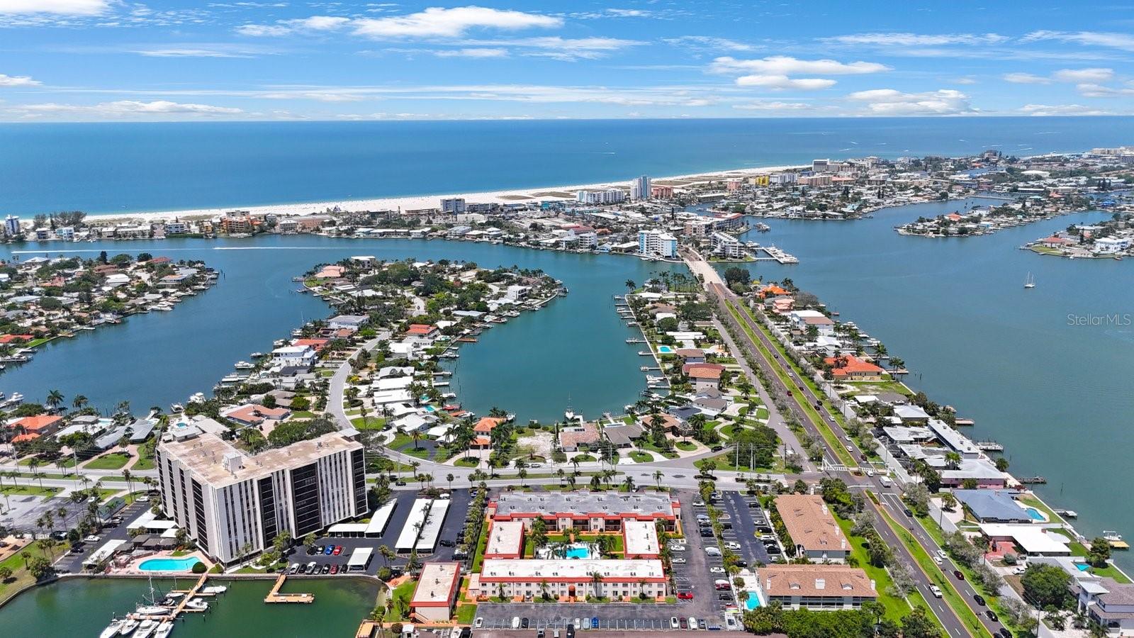 Image 35 of 37 For 10369 Paradise Boulevard 58