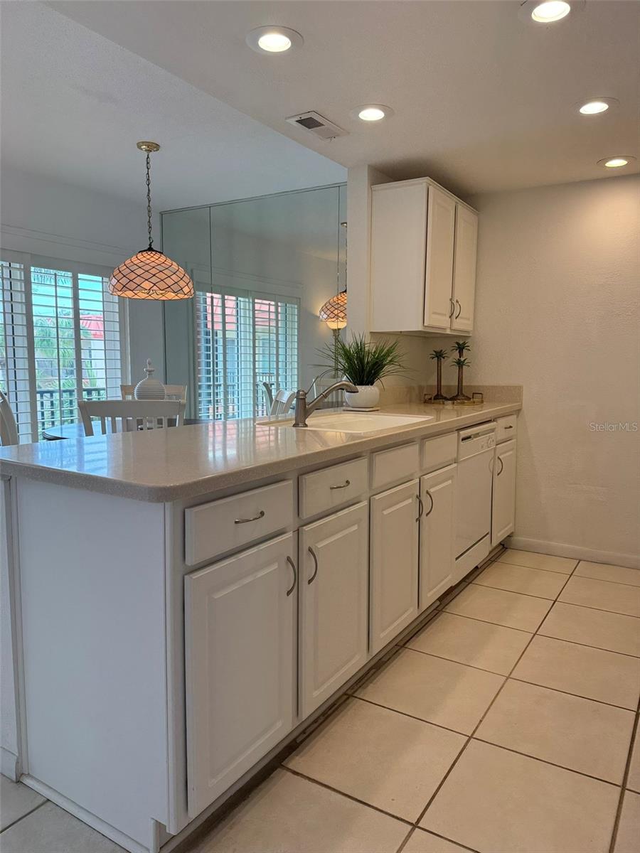 Image 5 of 37 For 10369 Paradise Boulevard 58