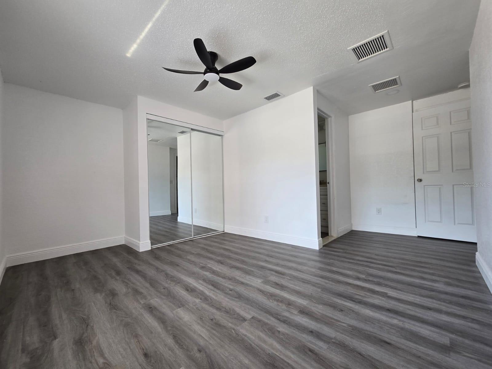 Image 18 of 43 For 7517 Brookhaven Court