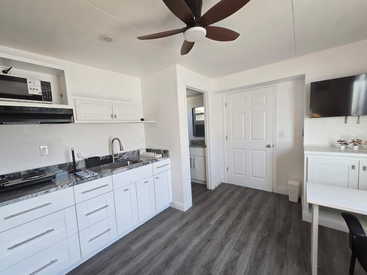 Image 25 of 43 For 7517 Brookhaven Court