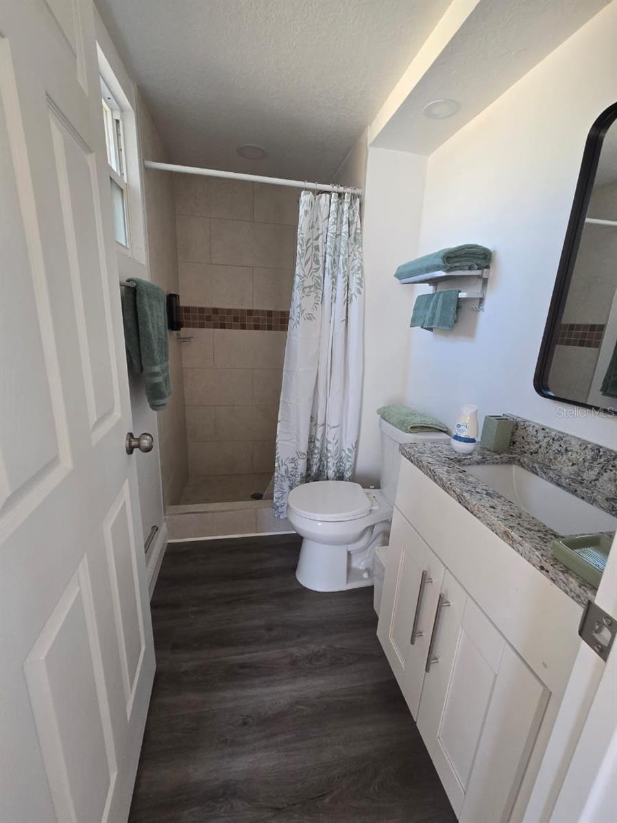 Image 26 of 43 For 7517 Brookhaven Court