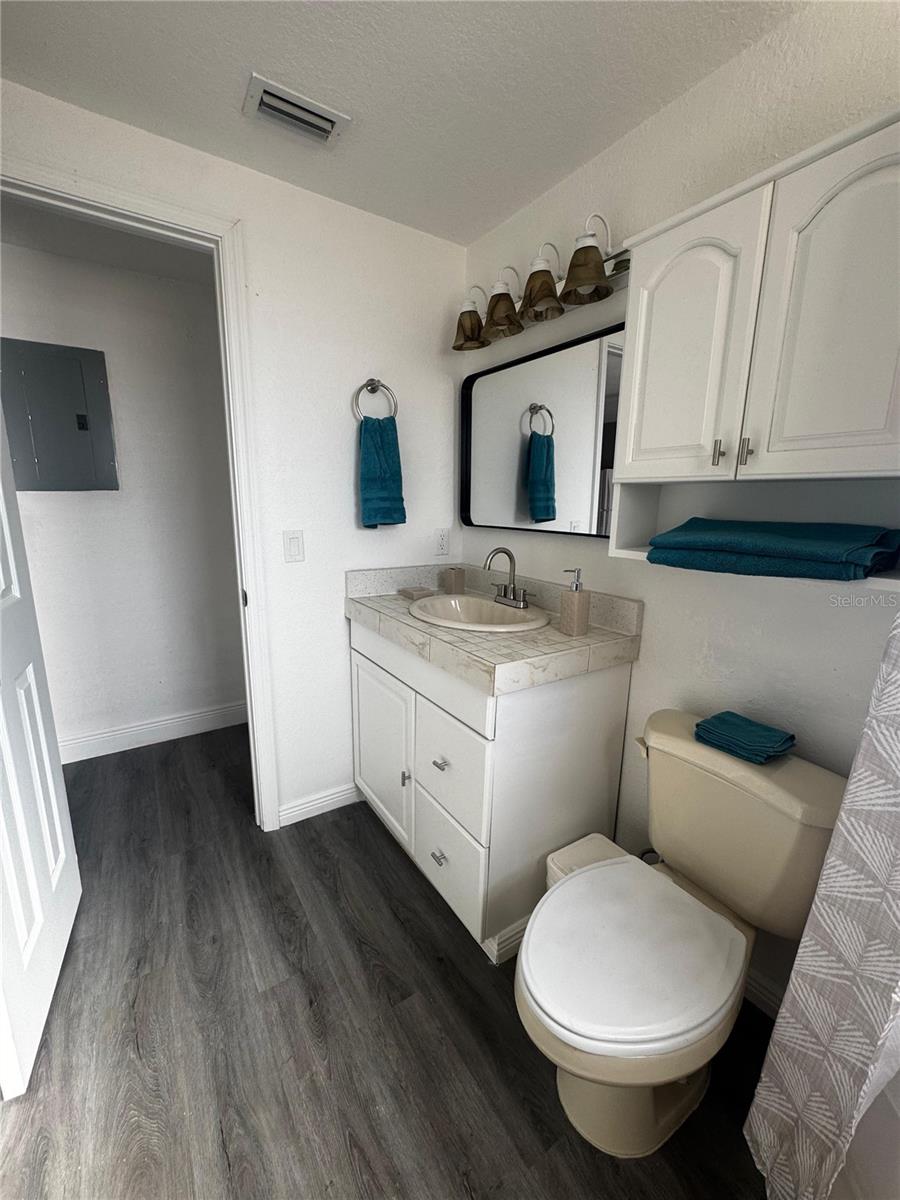 Image 34 of 43 For 7517 Brookhaven Court