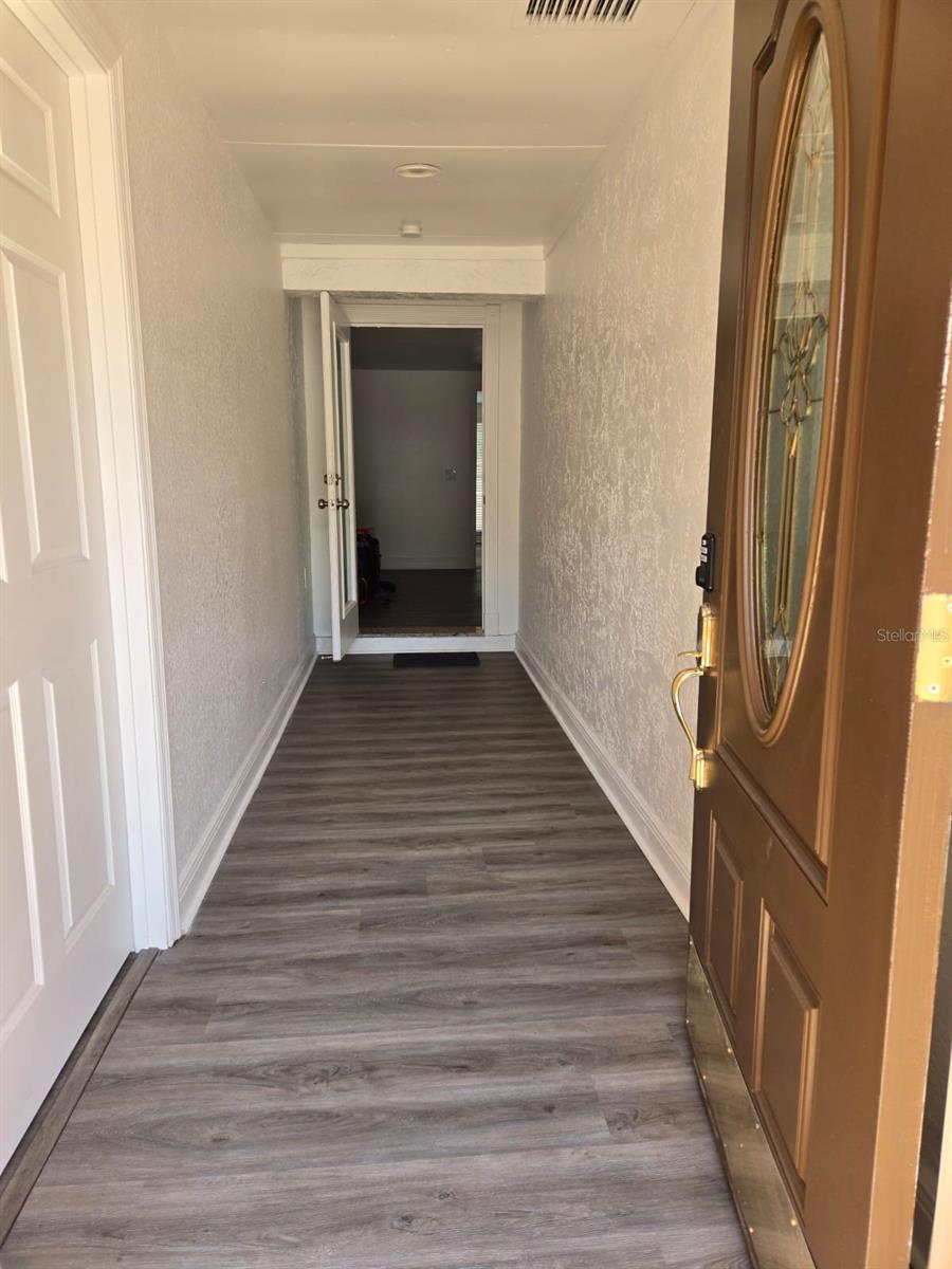 Image 4 of 43 For 7517 Brookhaven Court