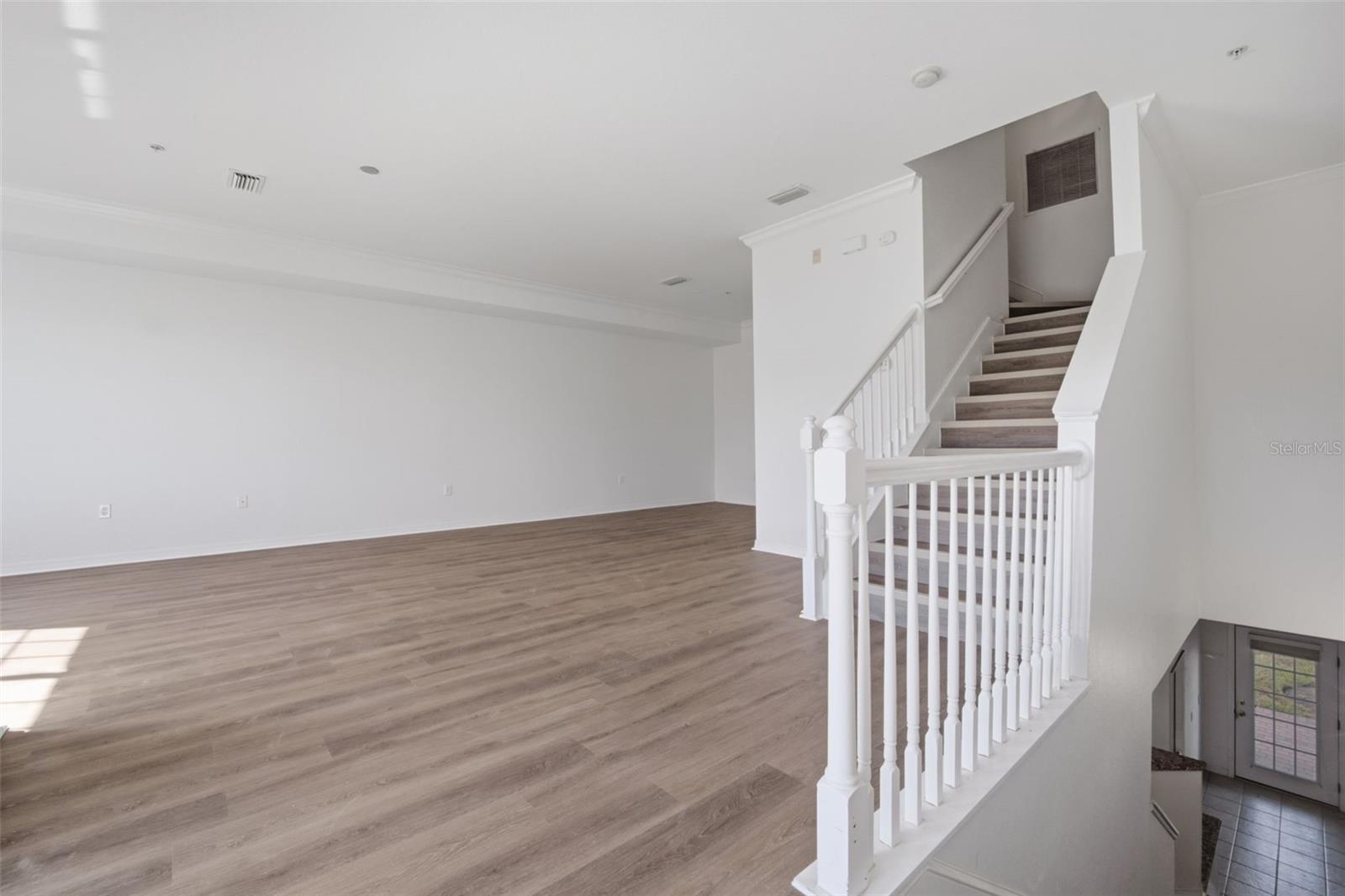 Image 15 of 47 For 3403 10th Lane W