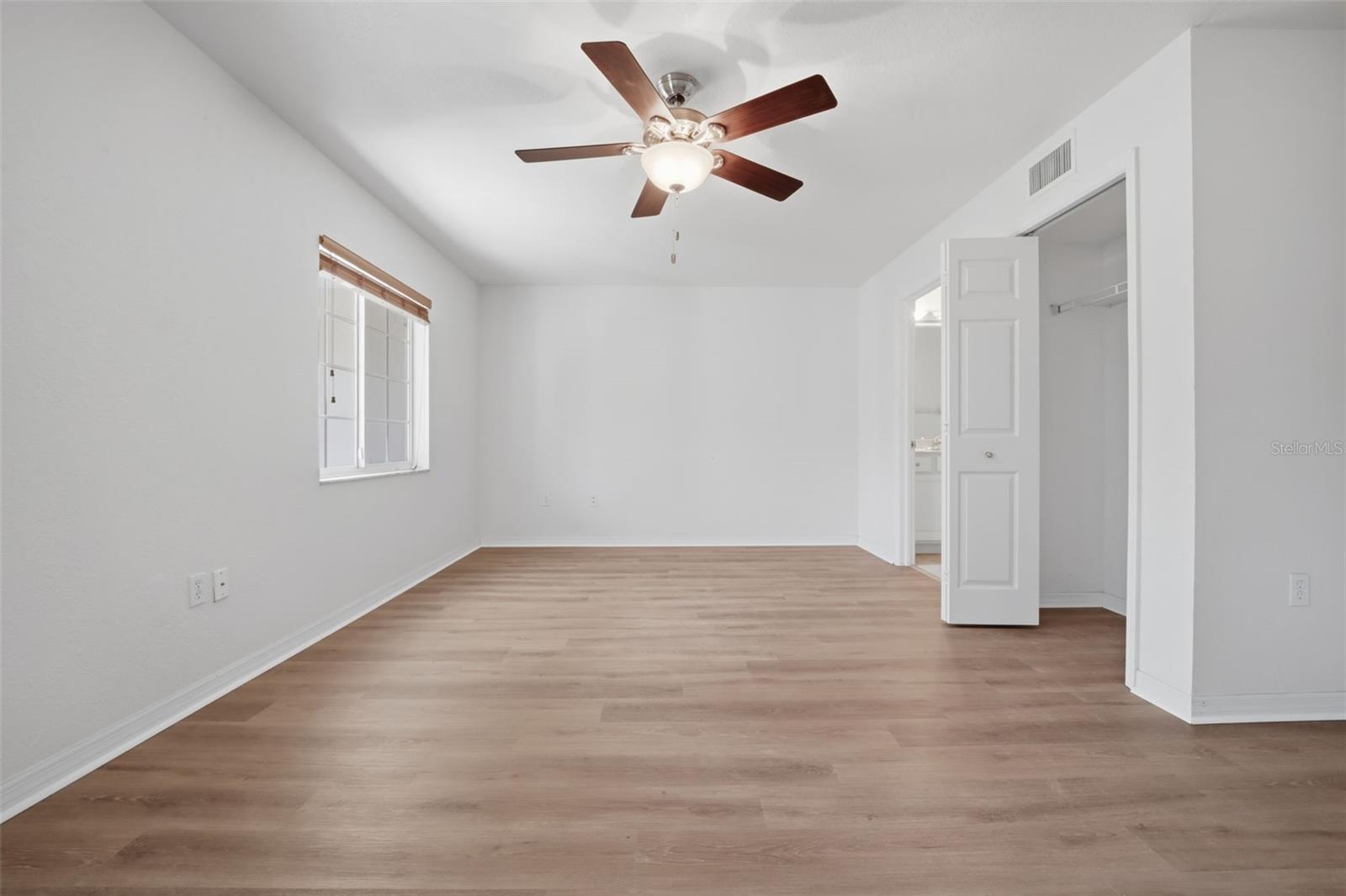 Image 18 of 47 For 3403 10th Lane W