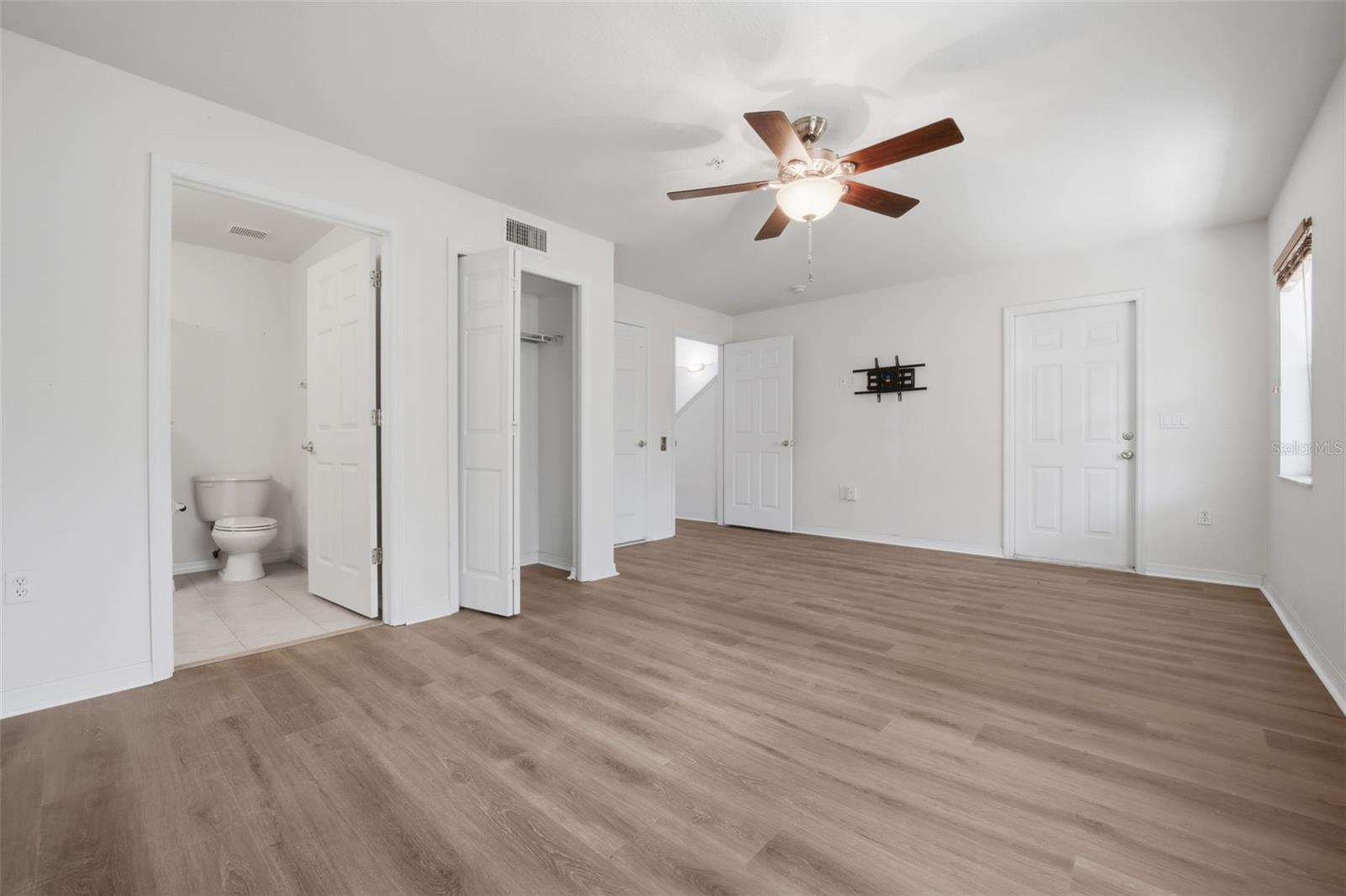 Image 19 of 47 For 3403 10th Lane W