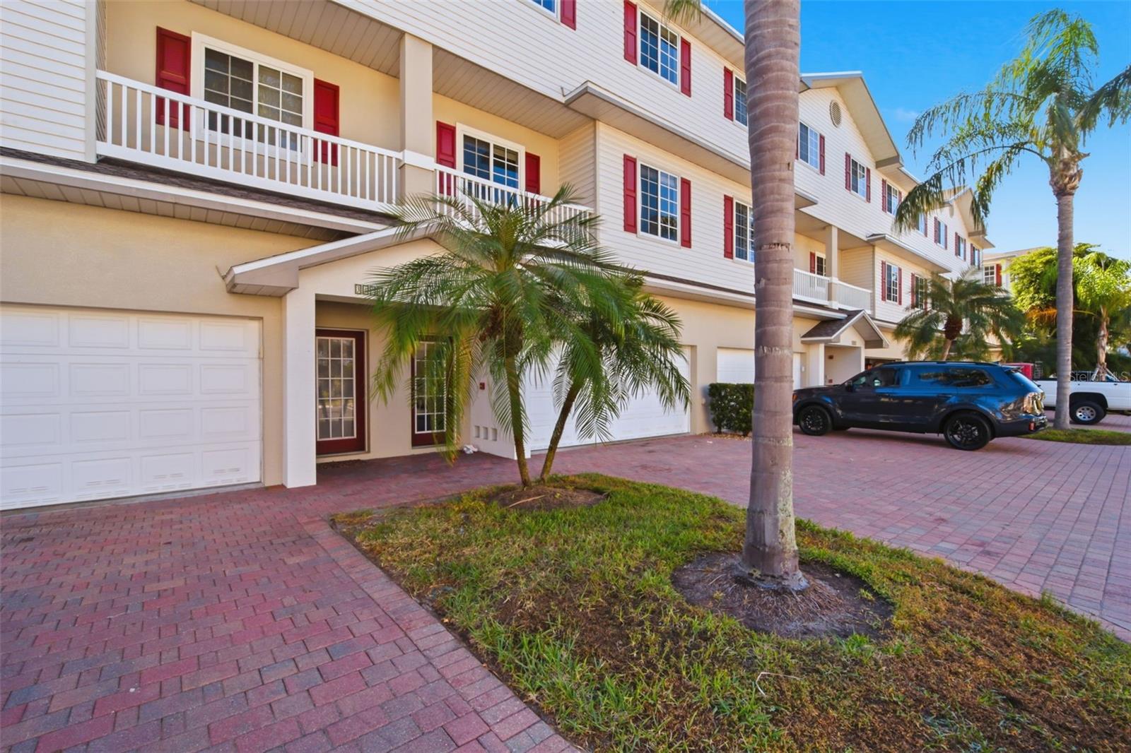 Image 3 of 47 For 3403 10th Lane W