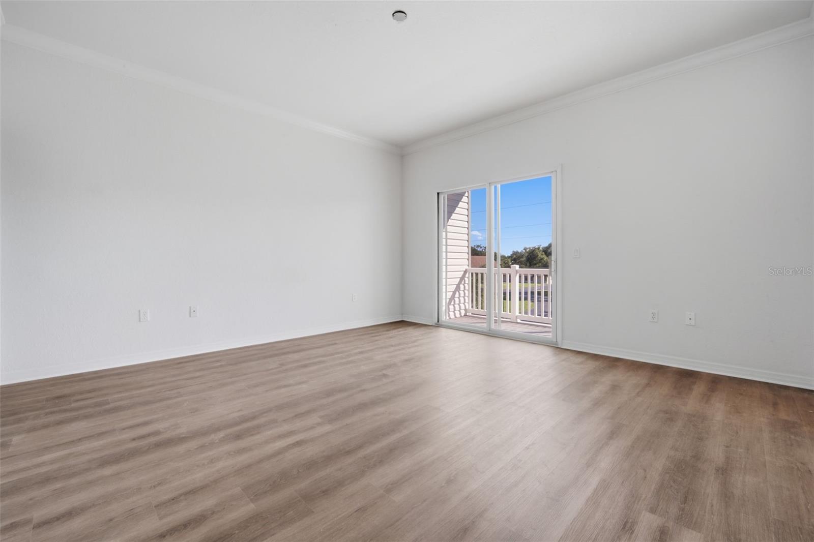 Image 7 of 47 For 3403 10th Lane W