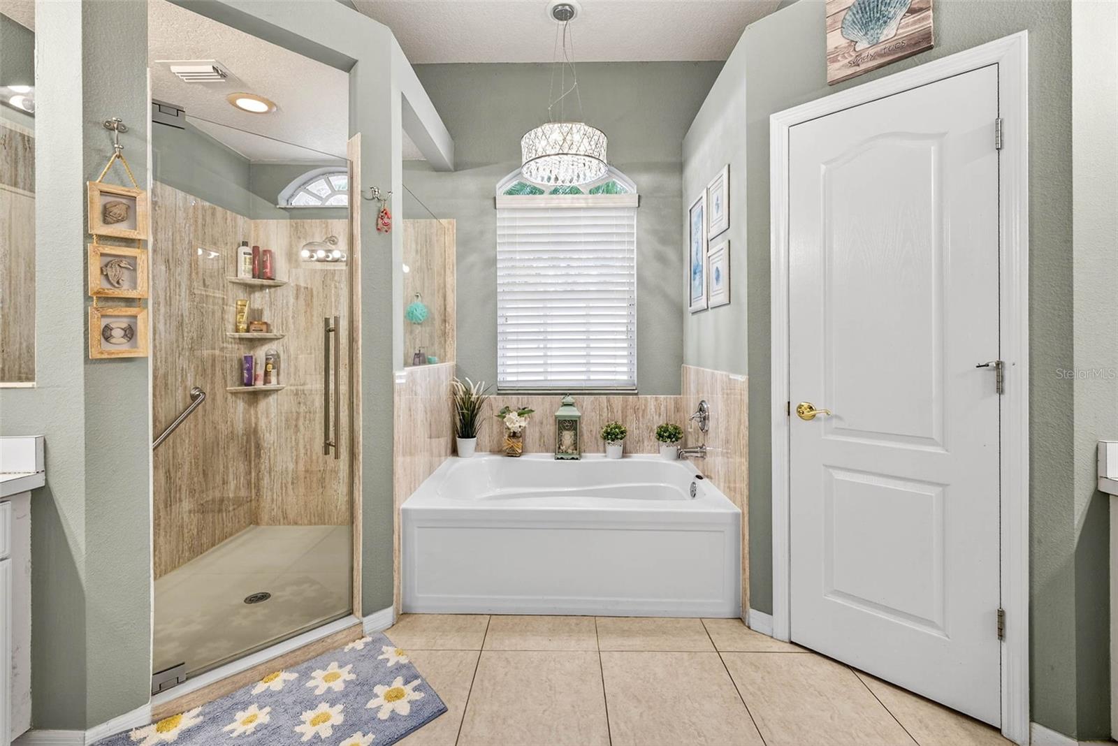 Image 16 of 64 For 9242 Estate Cove Circle