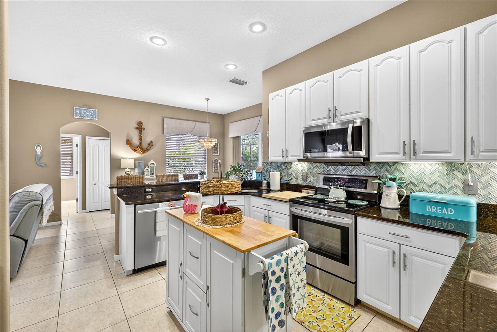 Image 8 of 64 For 9242 Estate Cove Circle